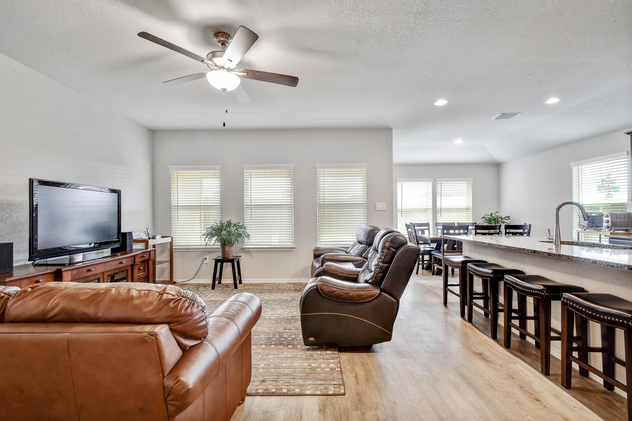 733 PEAK Pl, Seguin, TX 78155