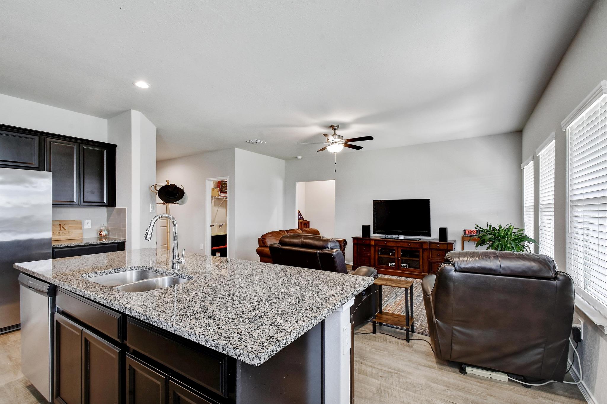 733 PEAK Pl, Seguin, TX 78155