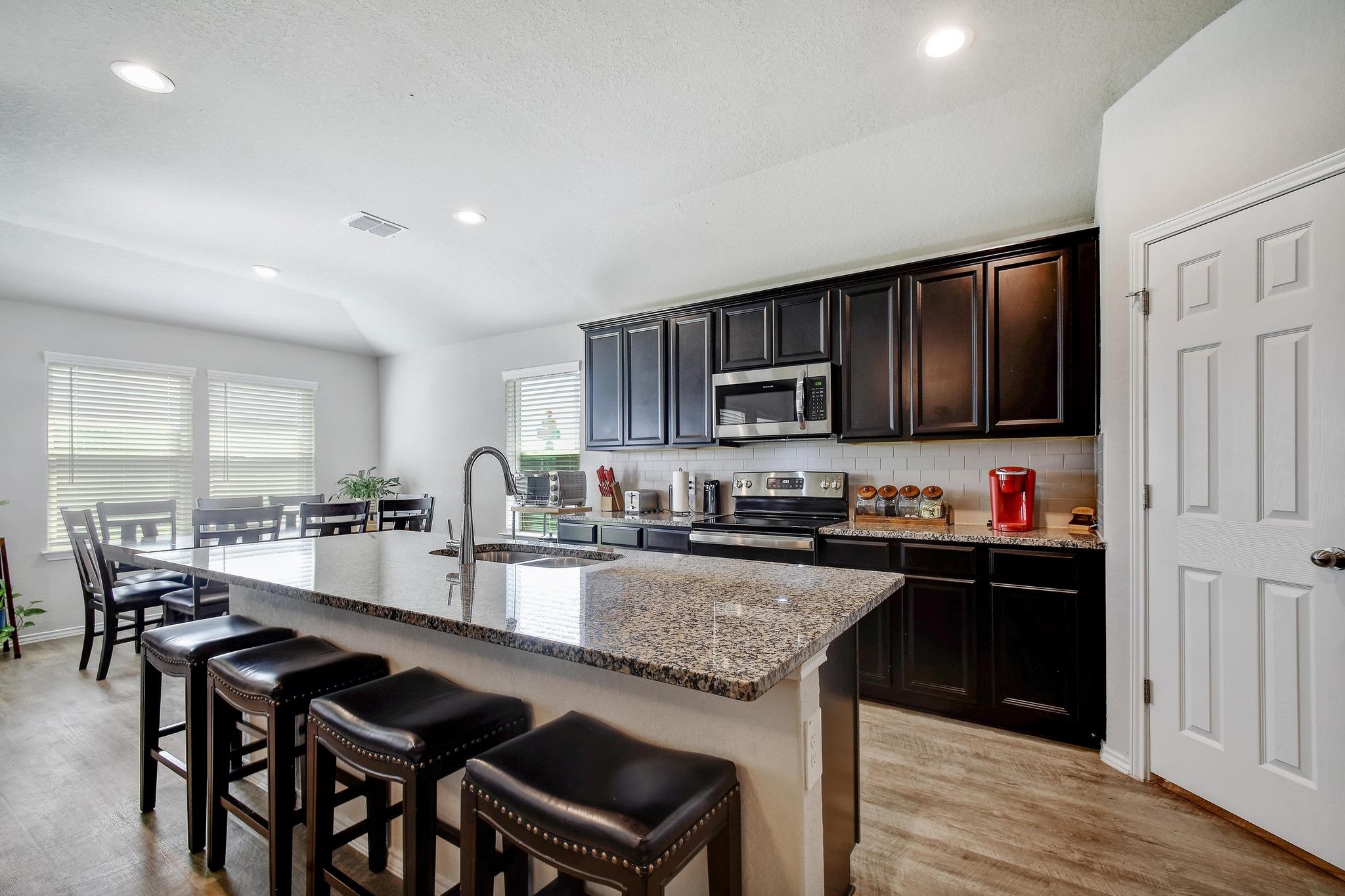 733 PEAK Pl, Seguin, TX 78155