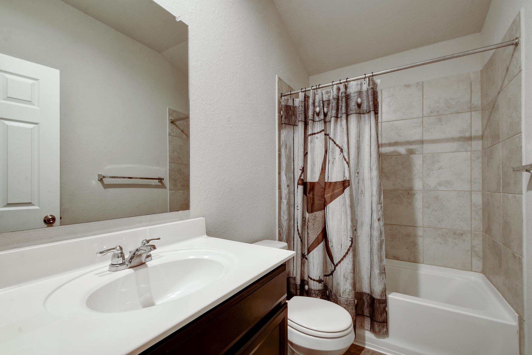 733 PEAK Pl, Seguin, TX 78155