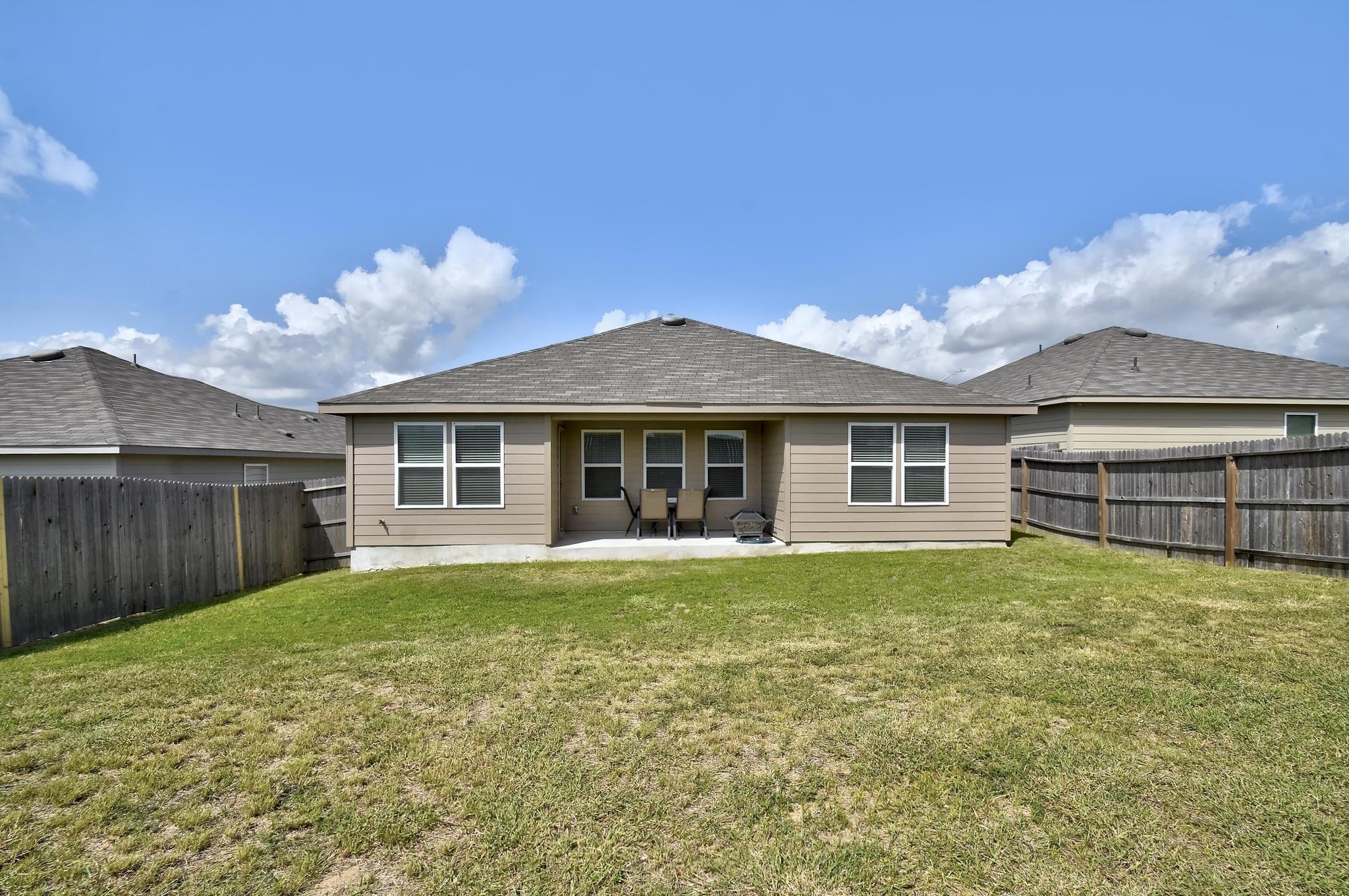 733 PEAK Pl, Seguin, TX 78155