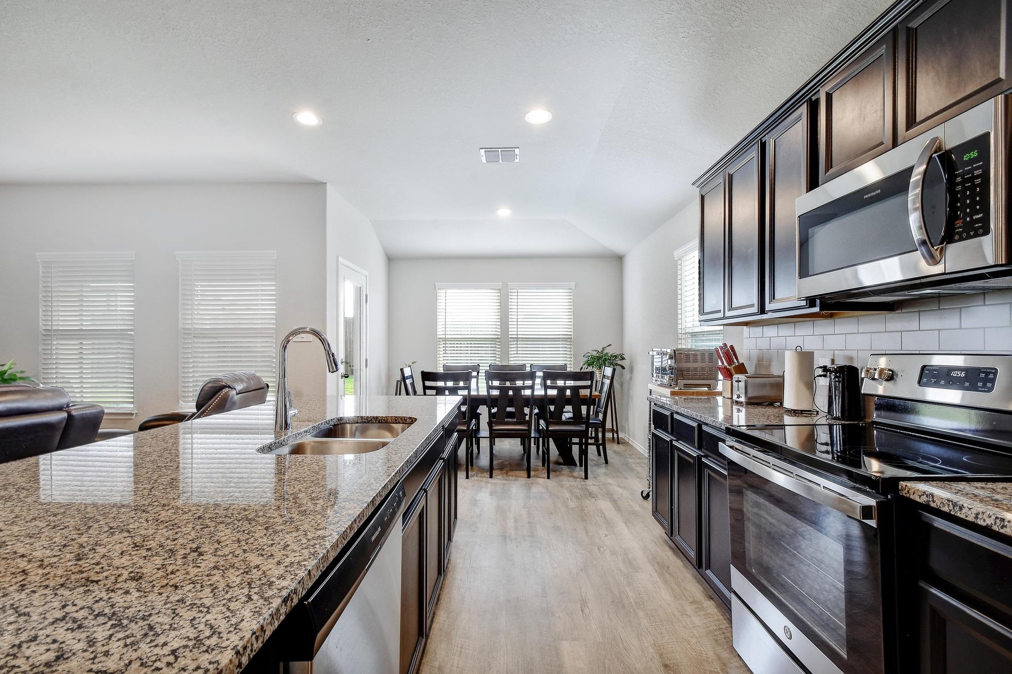 733 PEAK Pl, Seguin, TX 78155