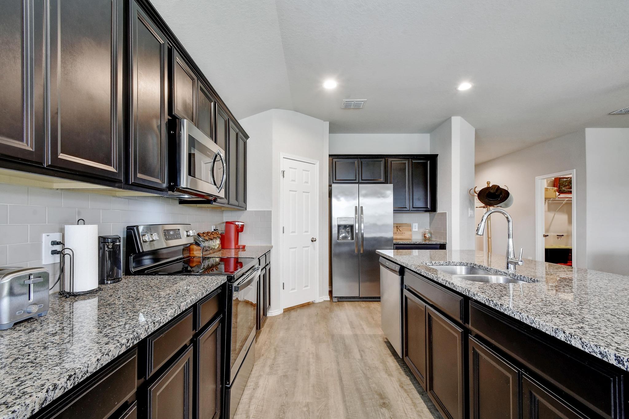 733 PEAK Pl, Seguin, TX 78155