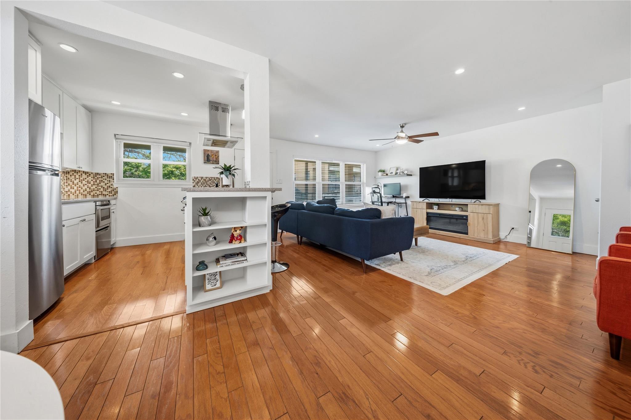 2301 Lawnmont Ave # 8, Austin, TX 78756