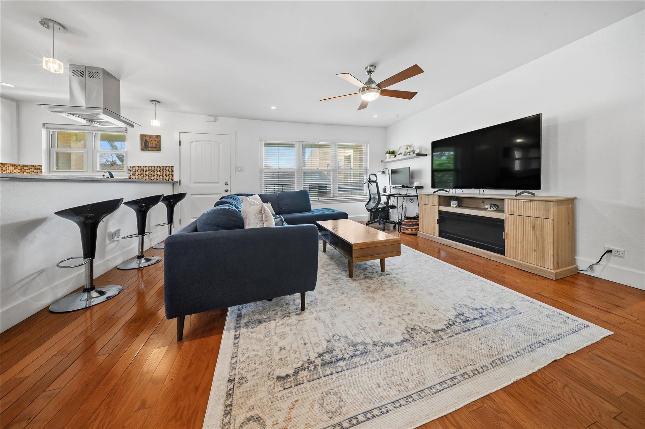 2301 Lawnmont Ave # 8, Austin, TX 78756