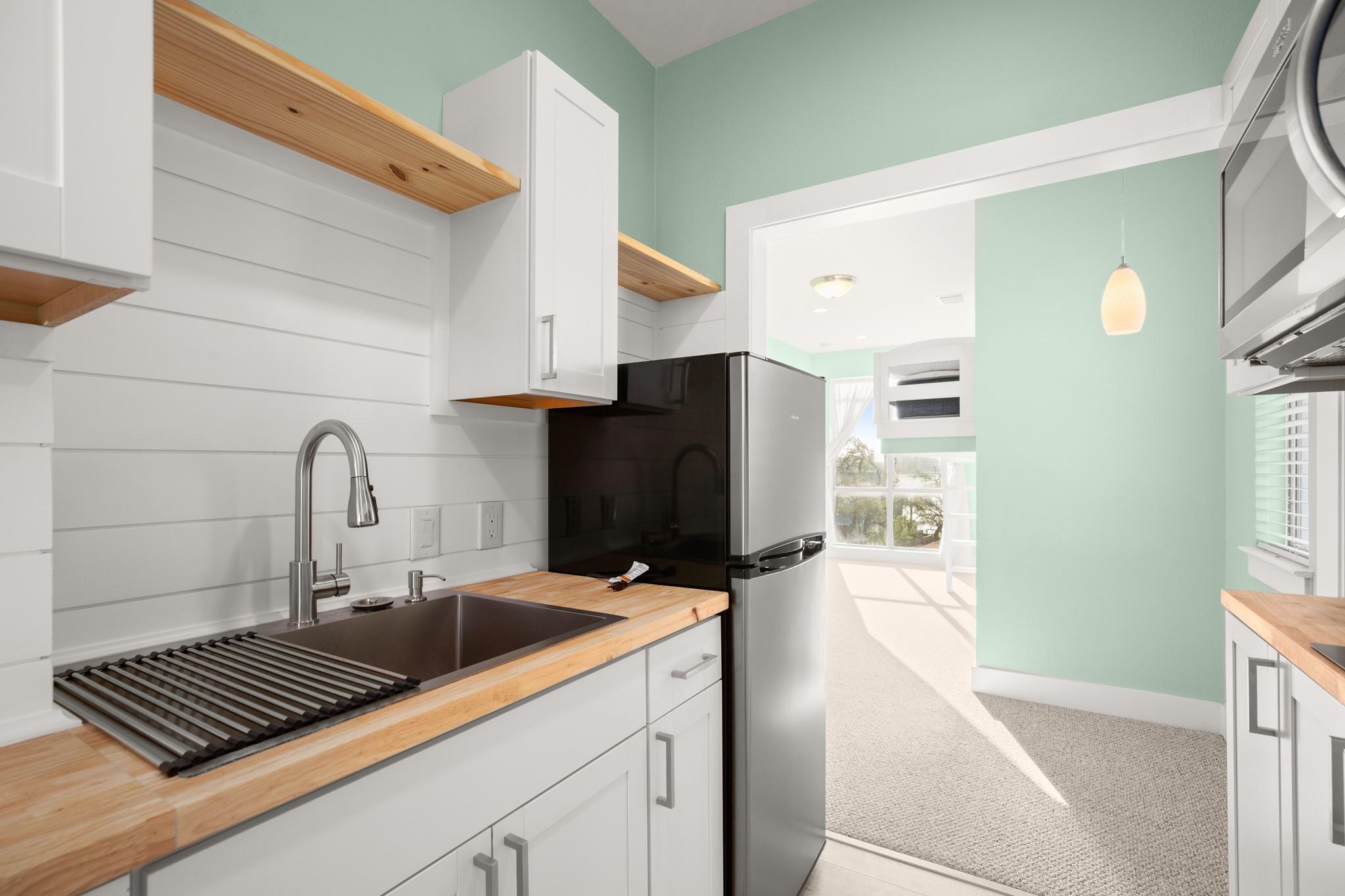 20005 Rod and Gun Club Rd, Spicewood, TX 78669