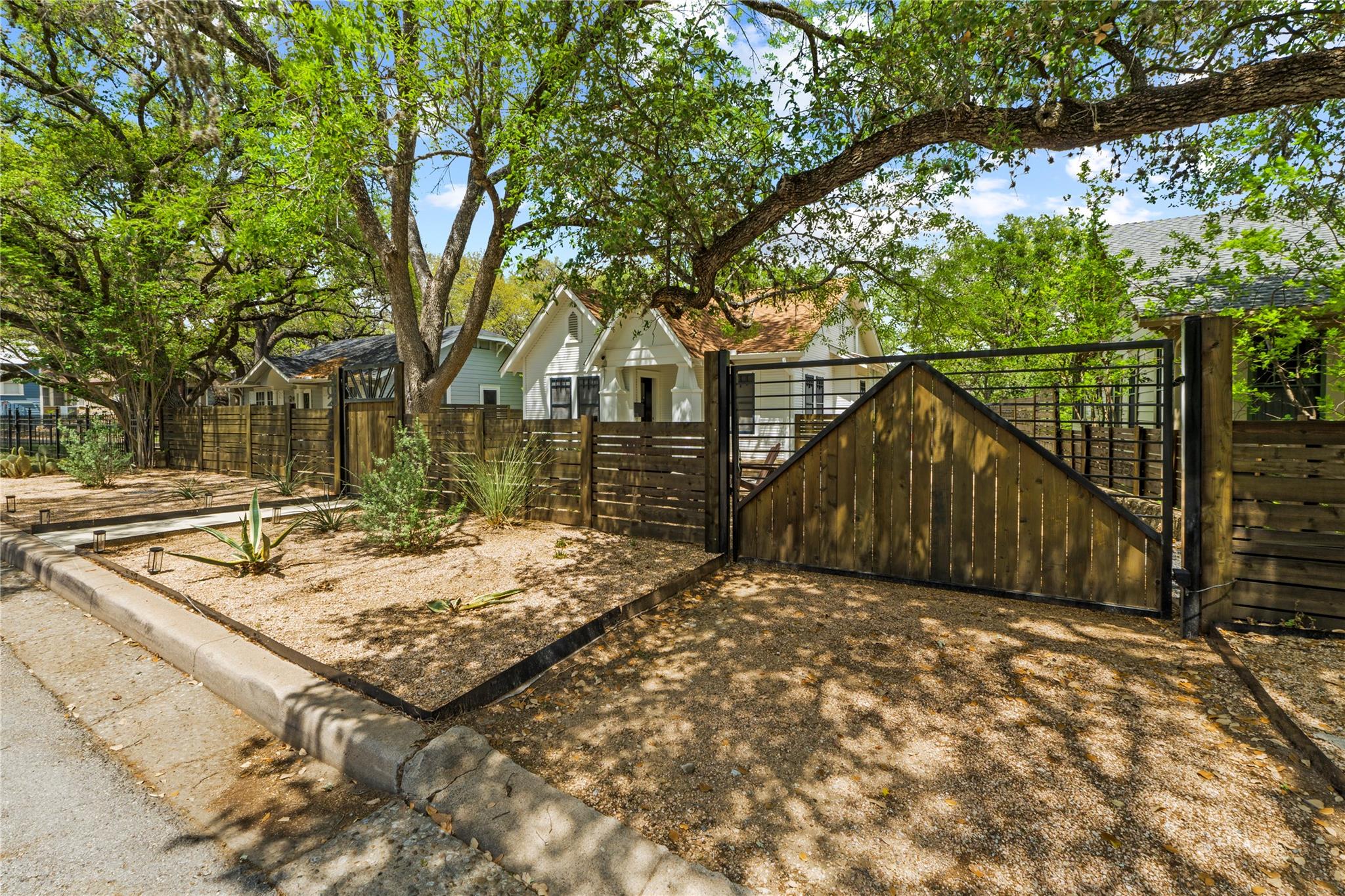 502 E Mary St, Austin, TX 78704