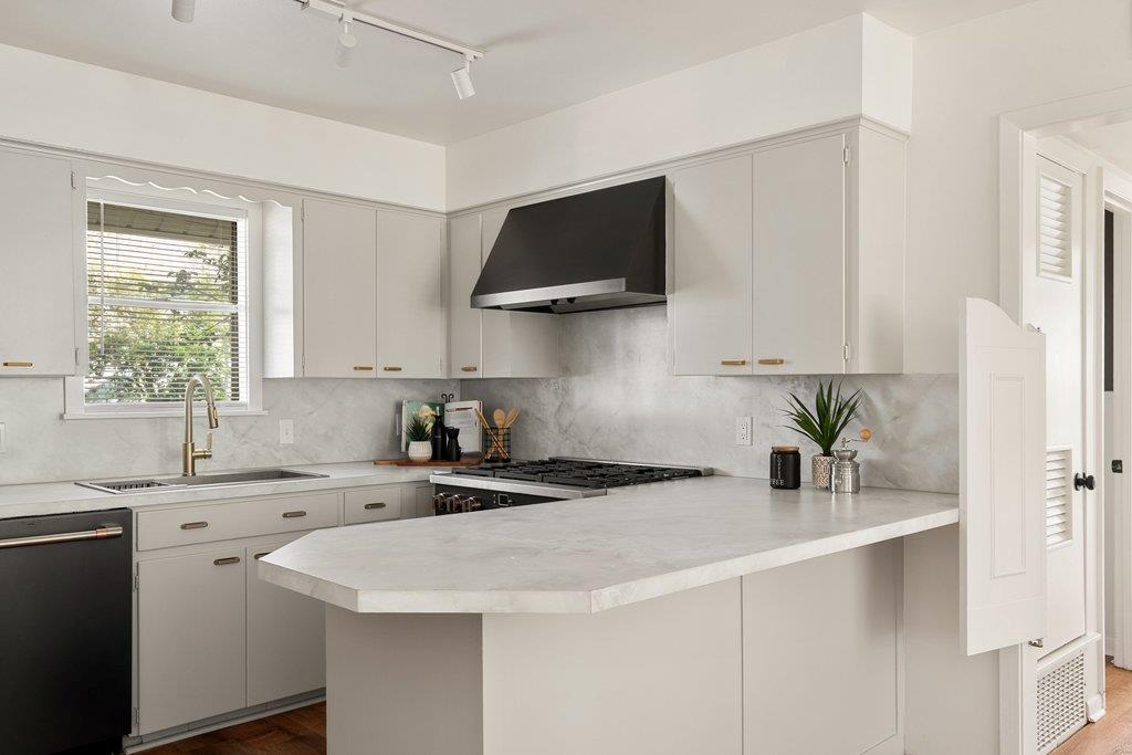 5105 Plumas Ln, Austin, TX 78745