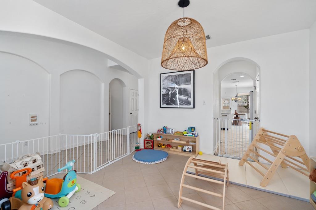 10313 Big Thicket Dr, Austin, TX 78747