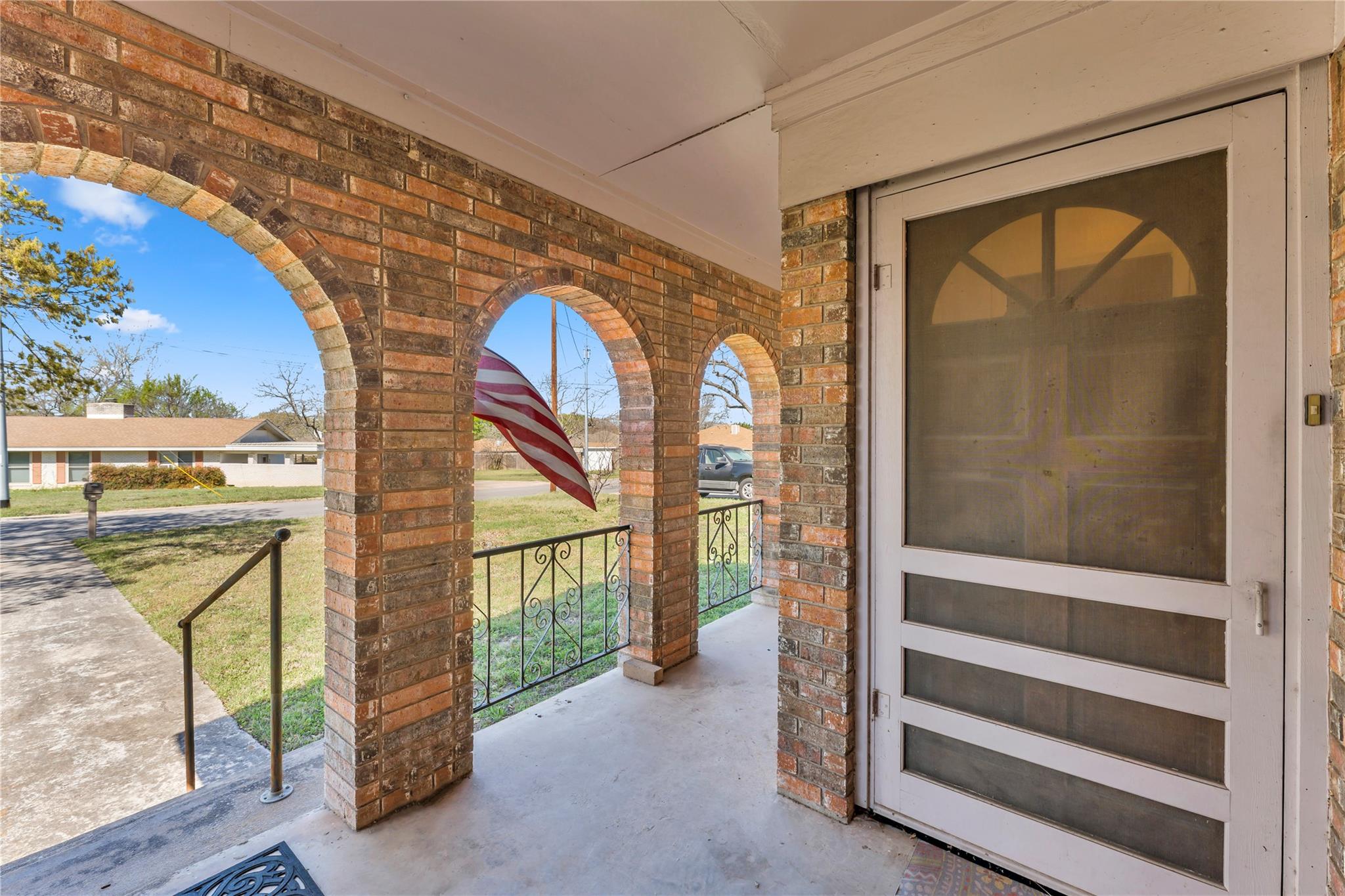 901 N Hill St, Burnet, TX 78611