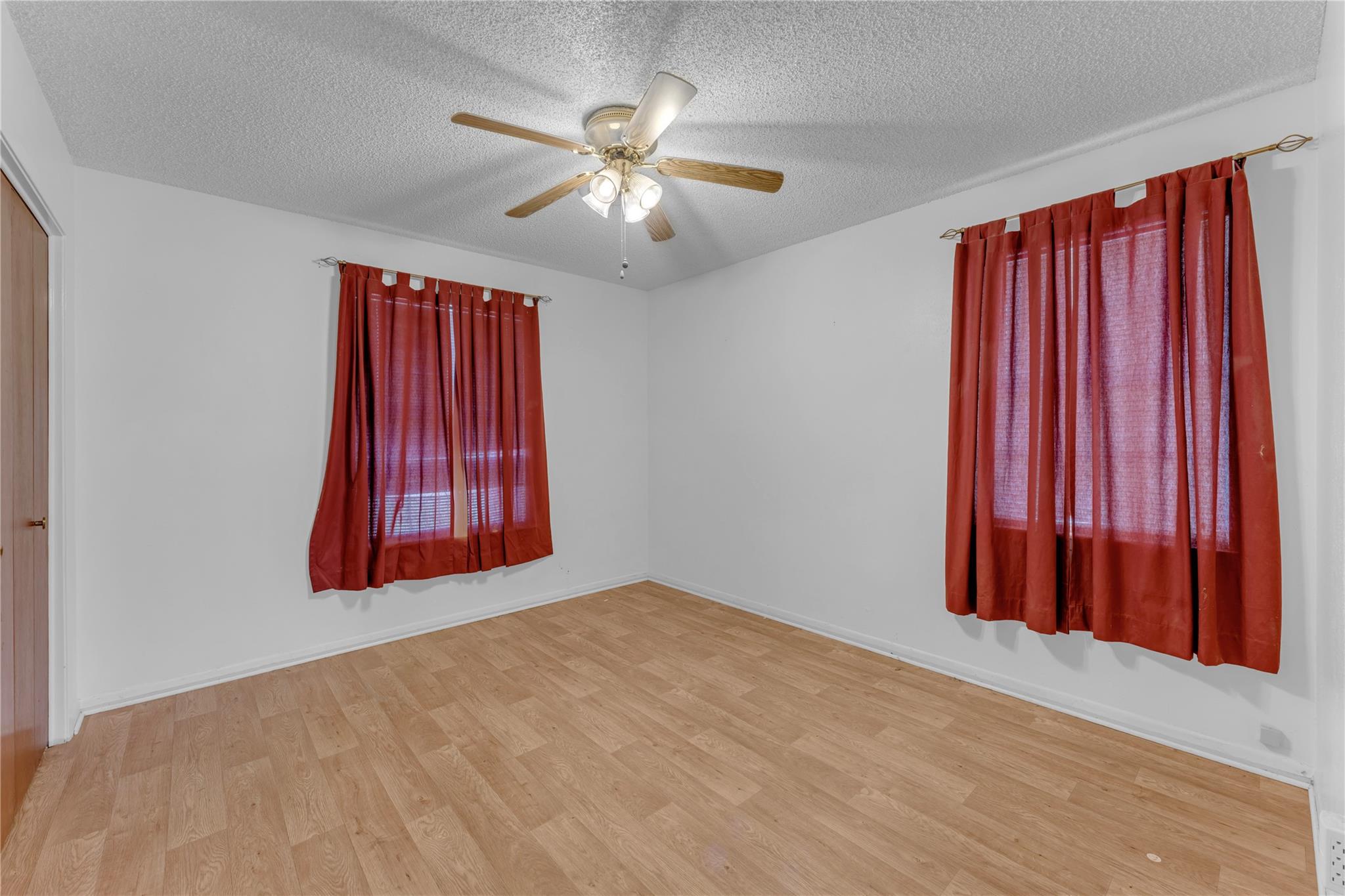 901 N Hill St, Burnet, TX 78611