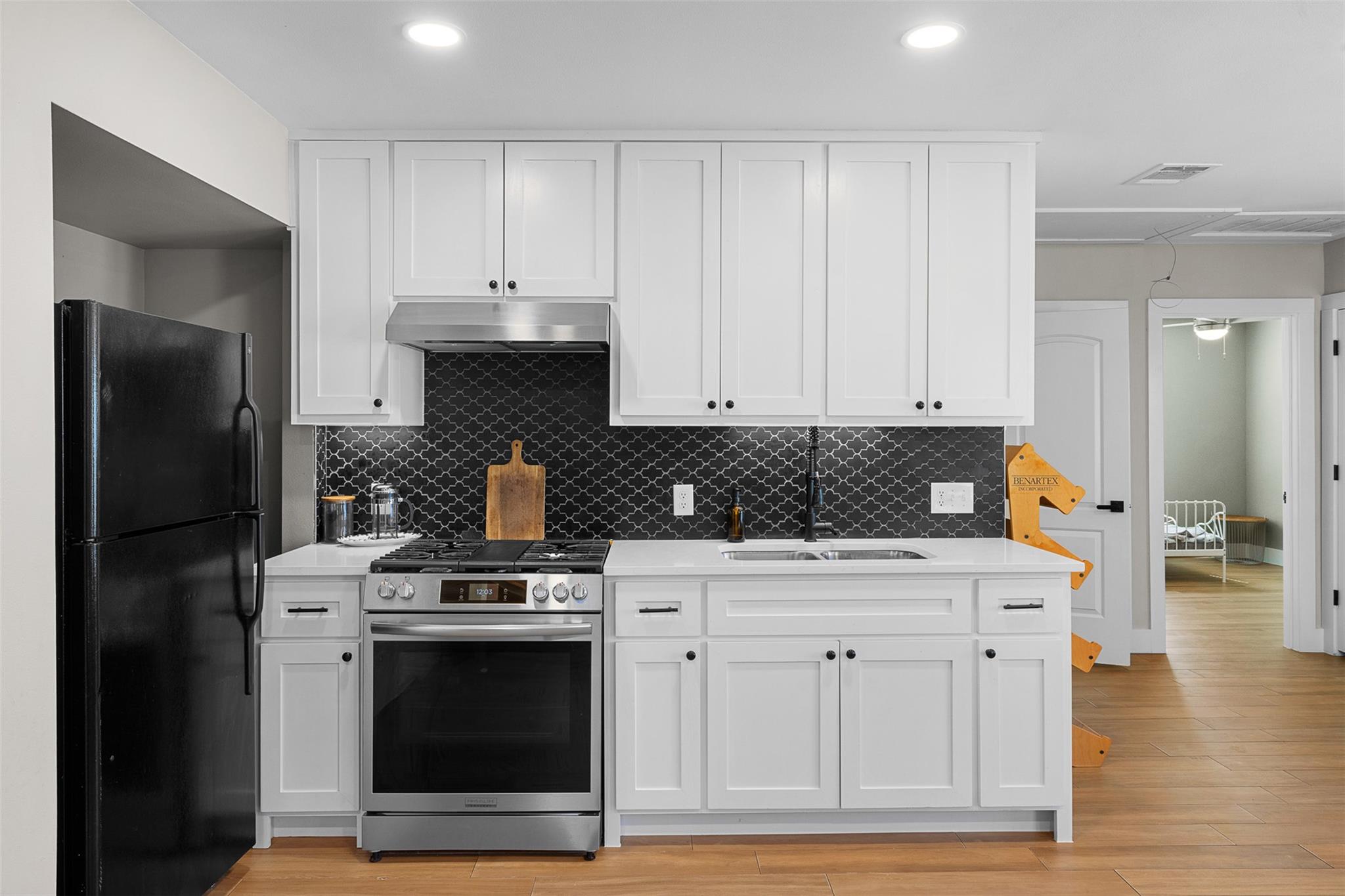 823 Hickory St, Rockdale, TX 76567