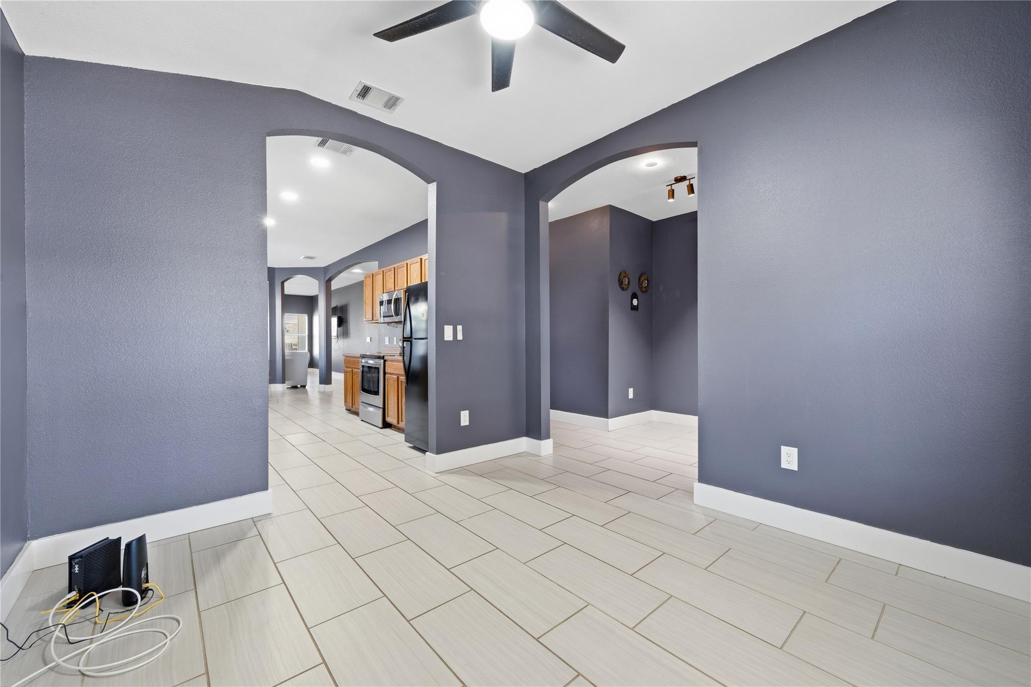 12800 Sky Harbor Dr, Del Valle, TX 78617