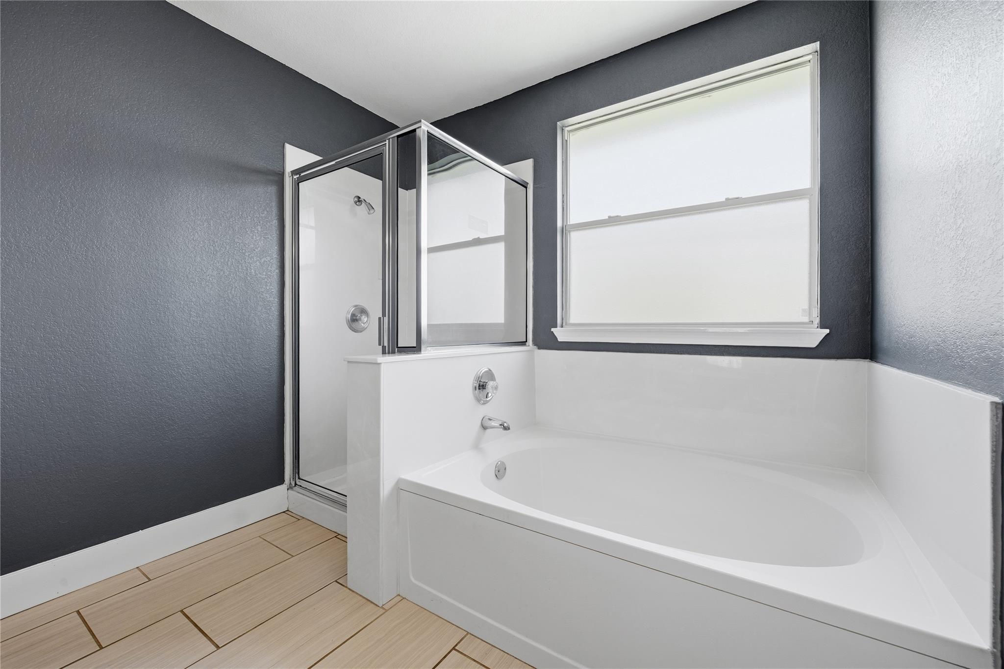 12800 Sky Harbor Dr, Del Valle, TX 78617