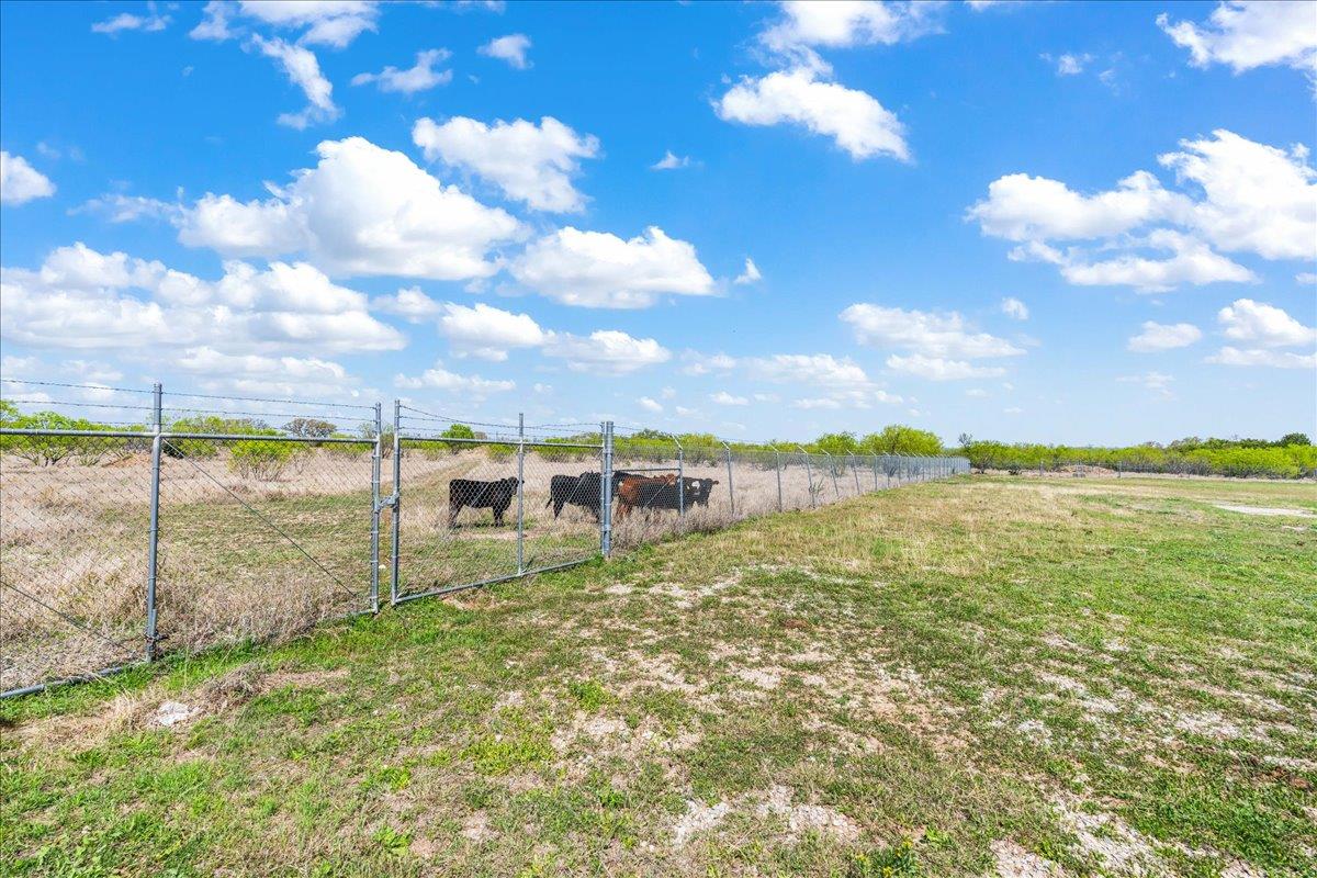 300 County Road 407, Spicewood, TX 78669