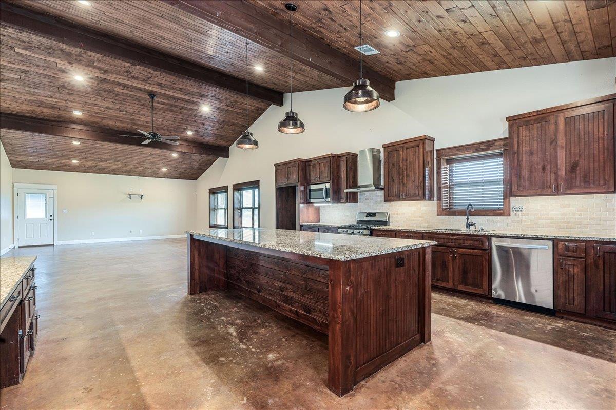 300 County Road 407, Spicewood, TX 78669