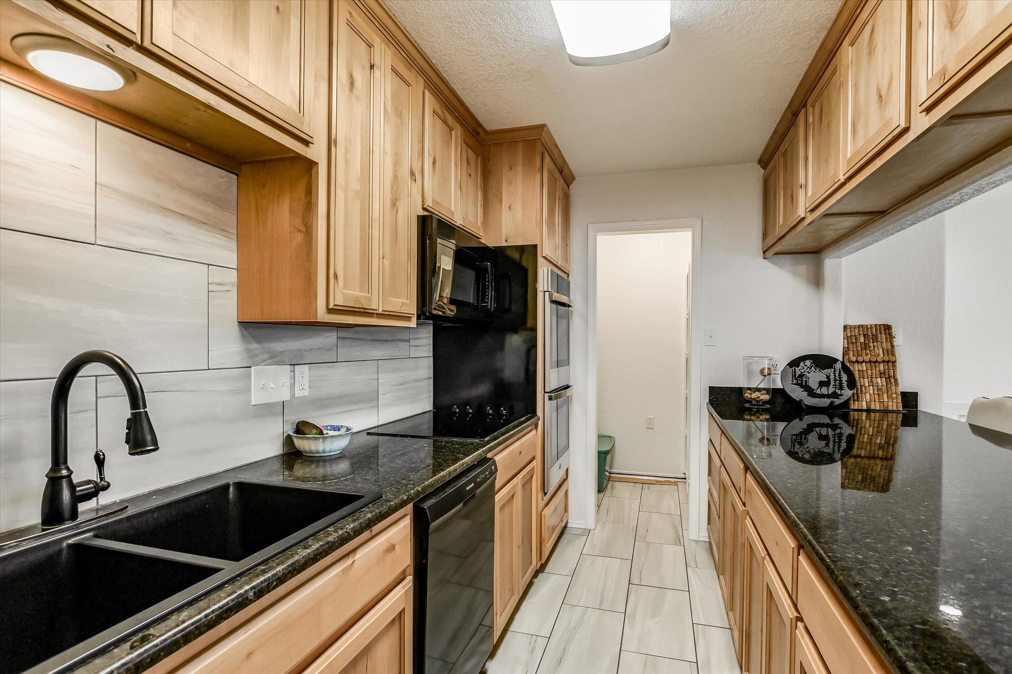 20220 Doe Run, Lago Vista, TX 78645