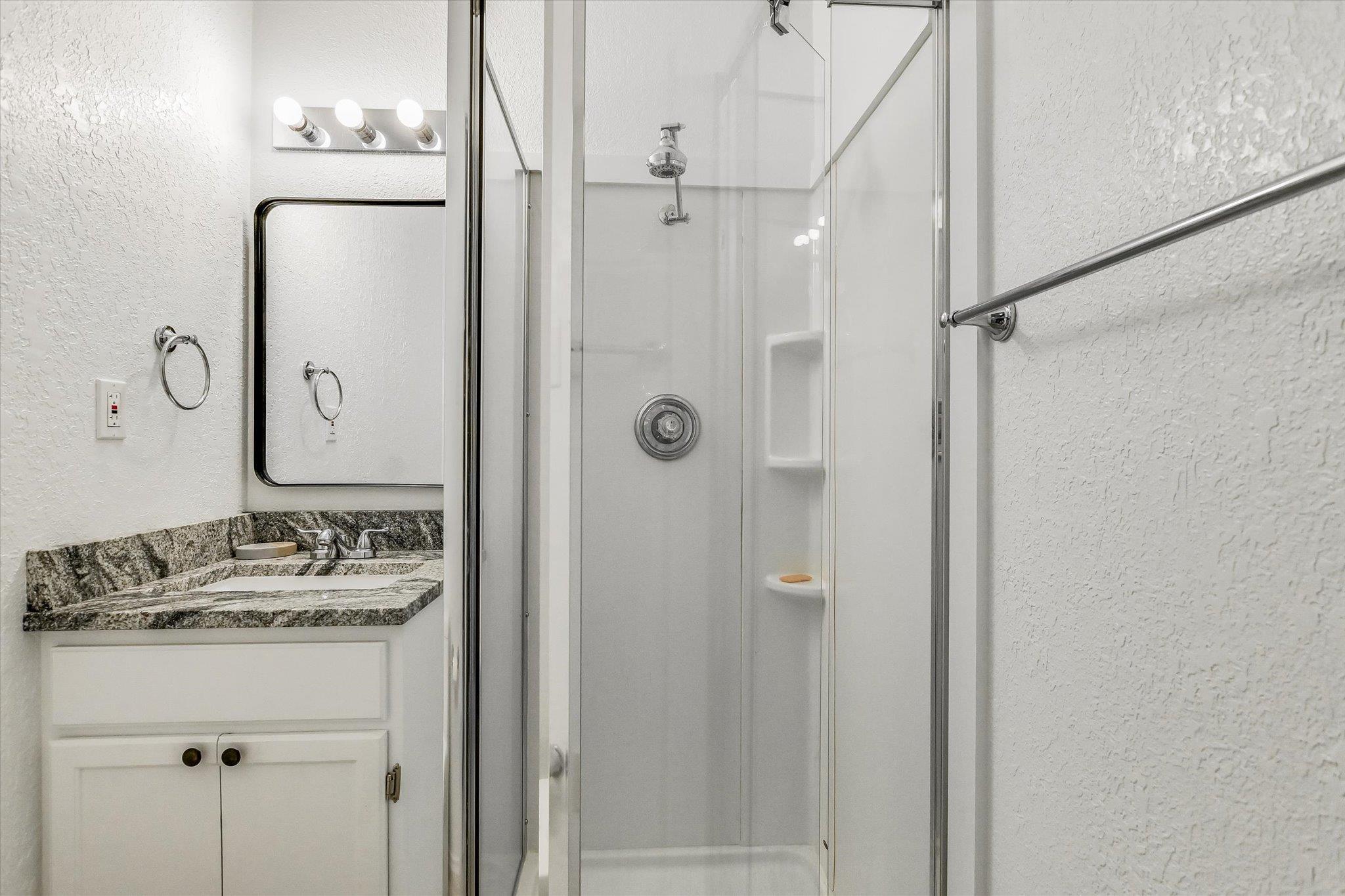 20220 Doe Run, Lago Vista, TX 78645