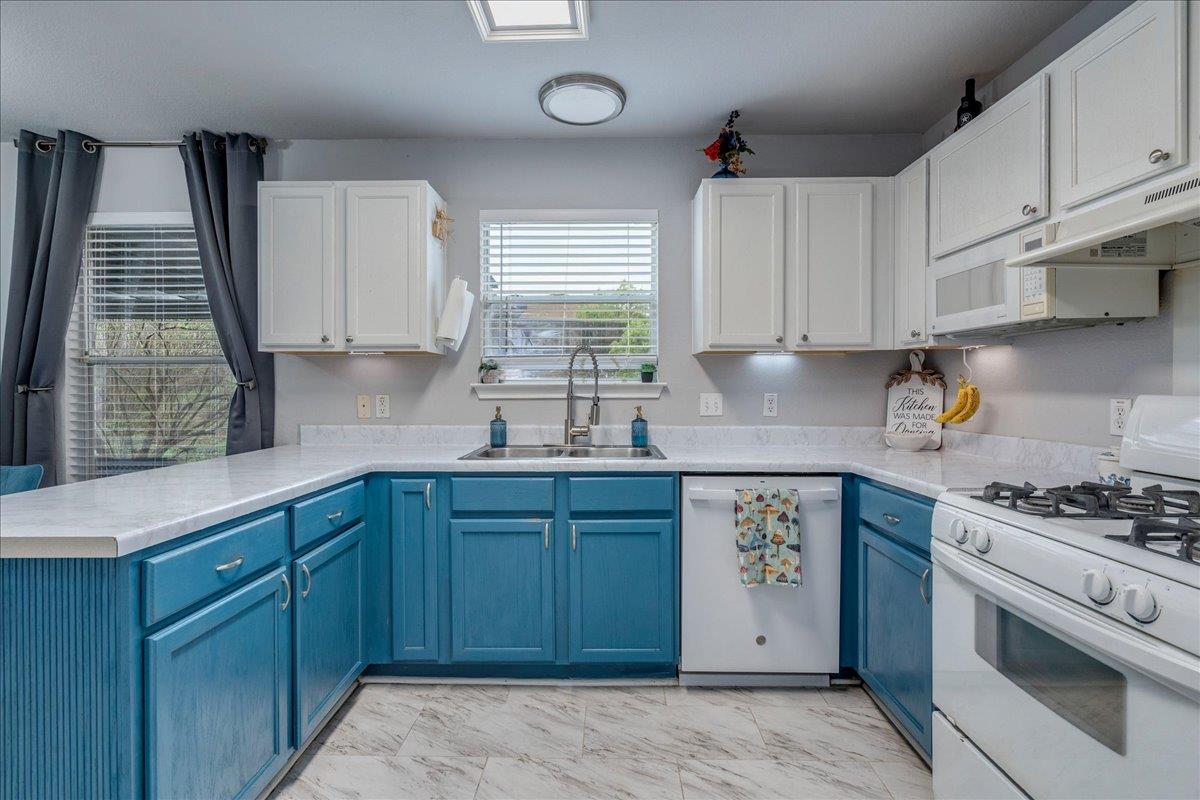 148 Buttercup Way, Kyle, TX 78640