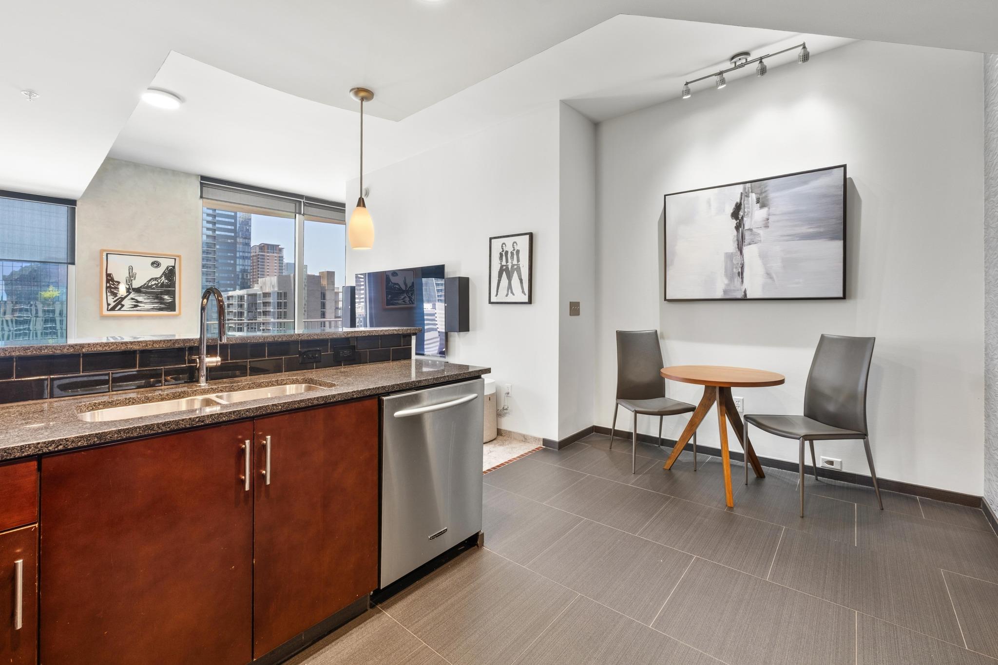 360 Nueces St # 1707, Austin, TX 78701