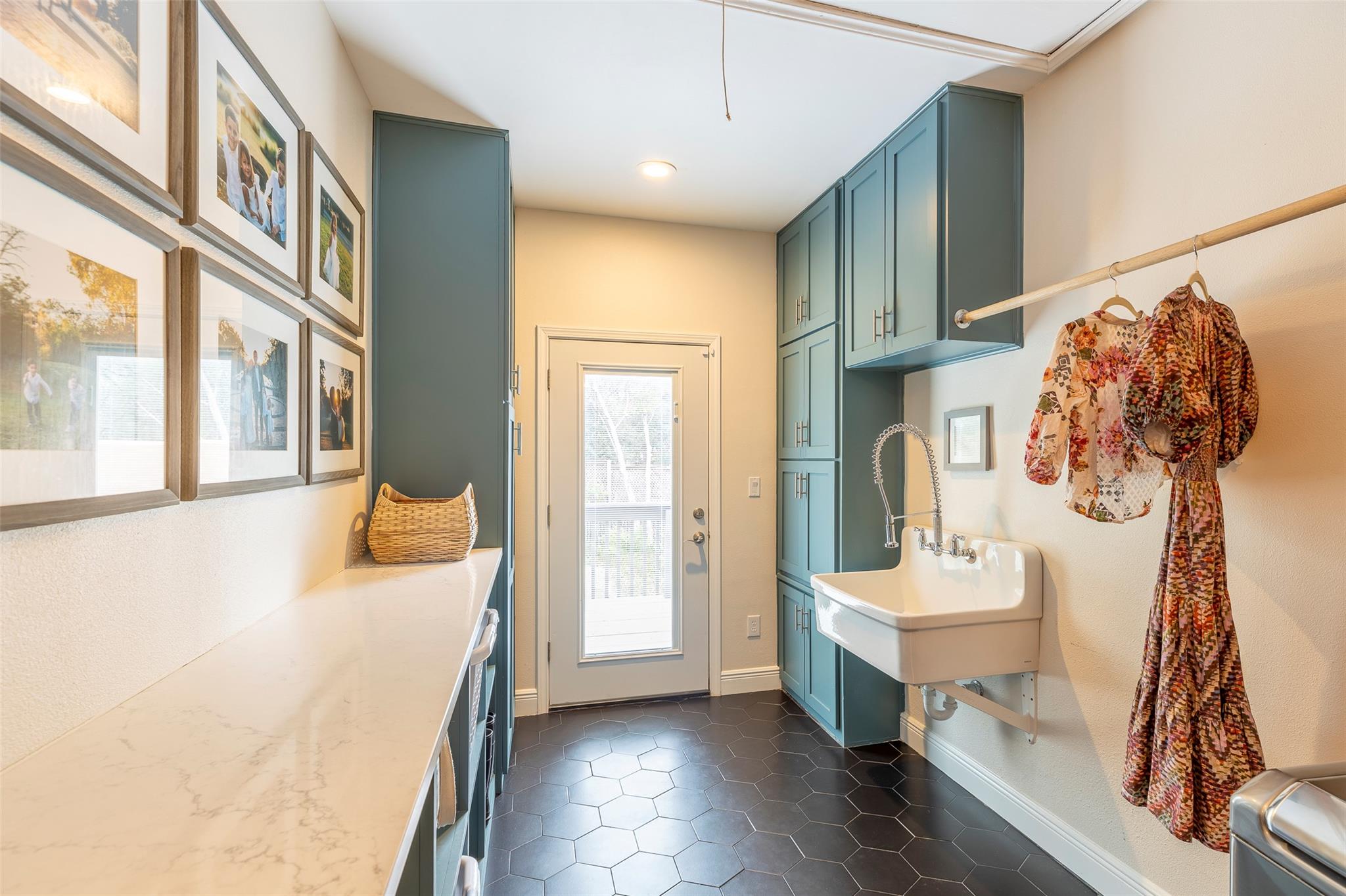 8800 Golden Rain Cv, Austin, TX 78735