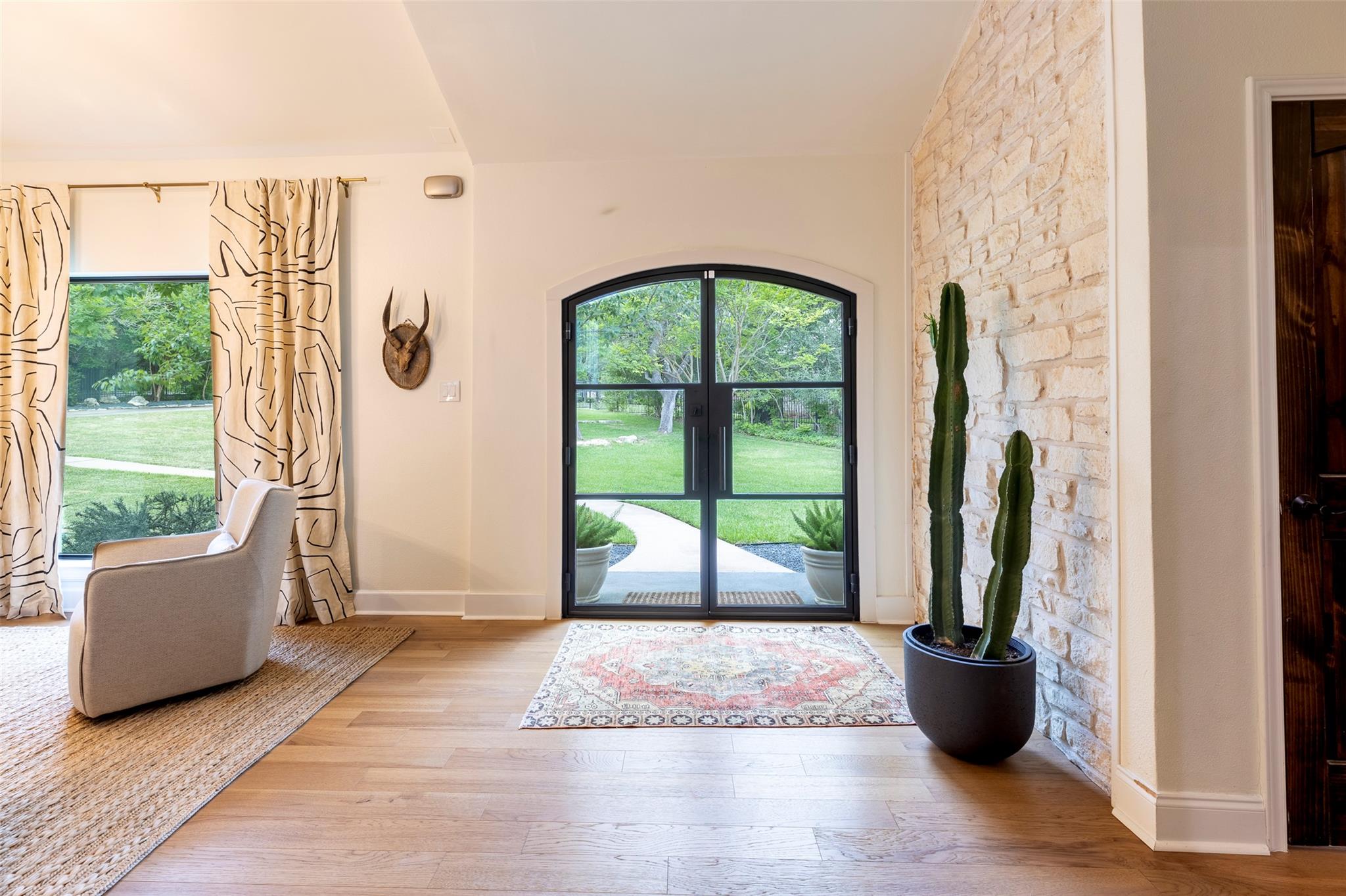 8800 Golden Rain Cv, Austin, TX 78735