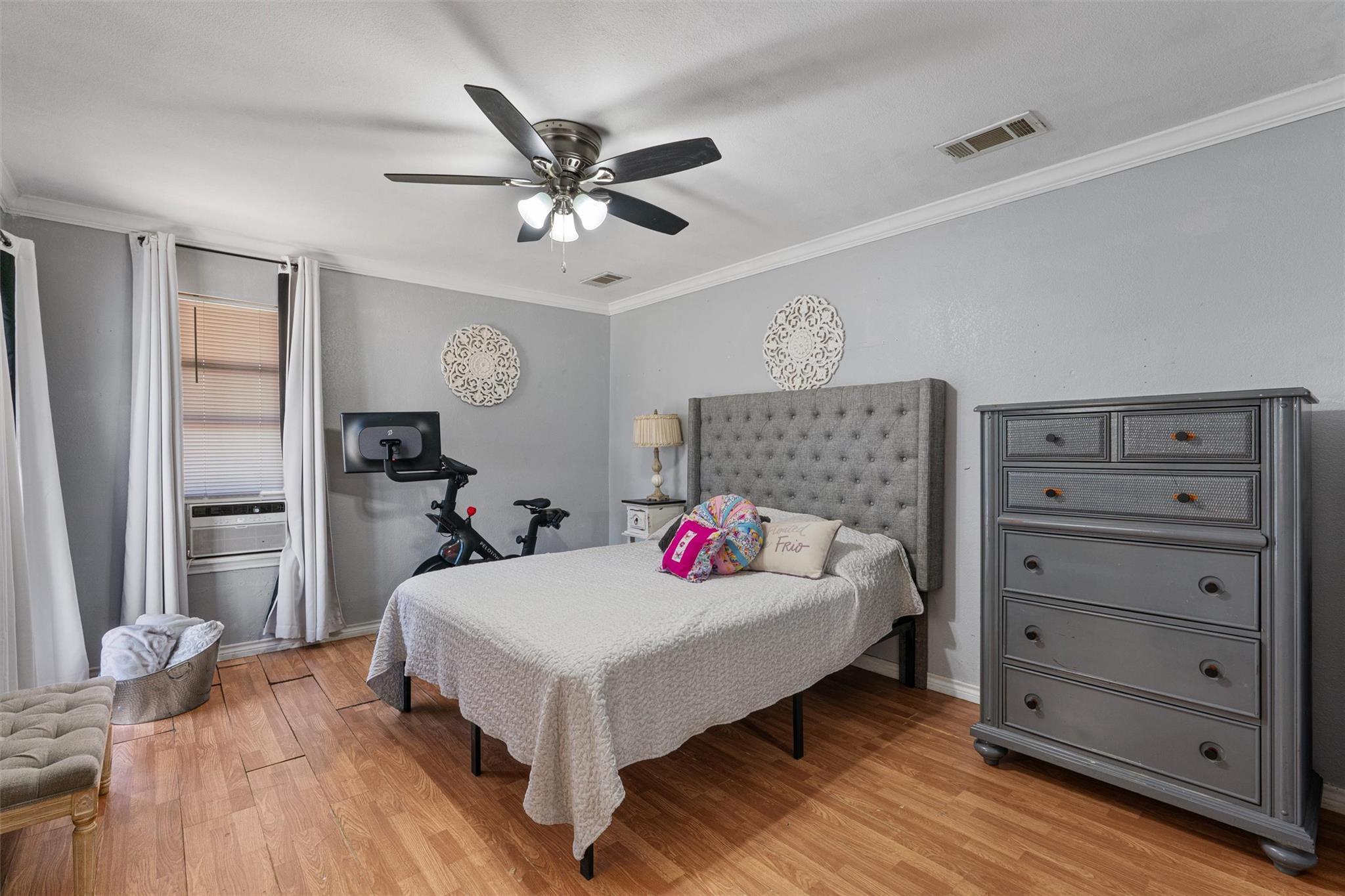 137 Scarlet Oaks Dr, Dale, TX 78616