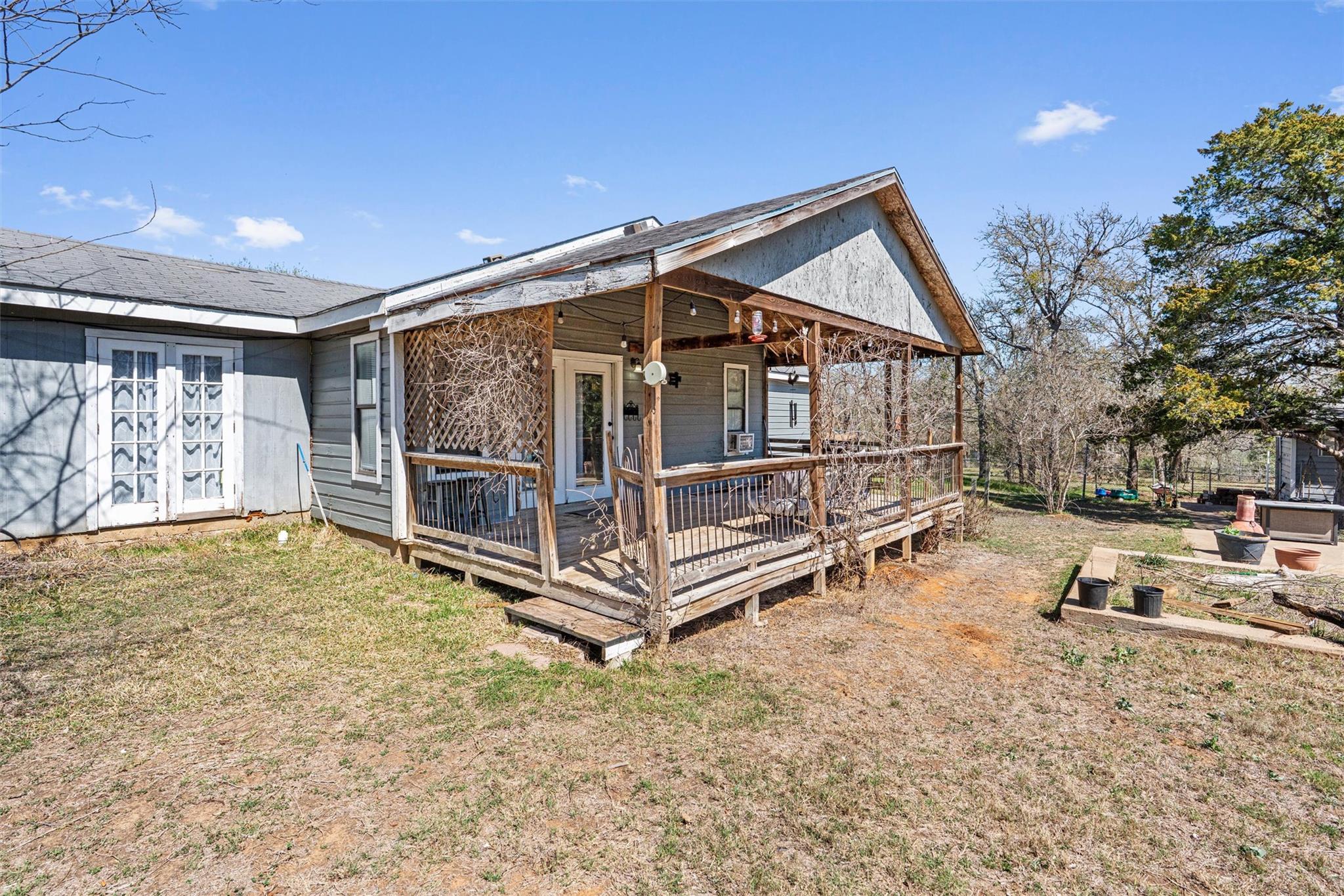 137 Scarlet Oaks Dr, Dale, TX 78616