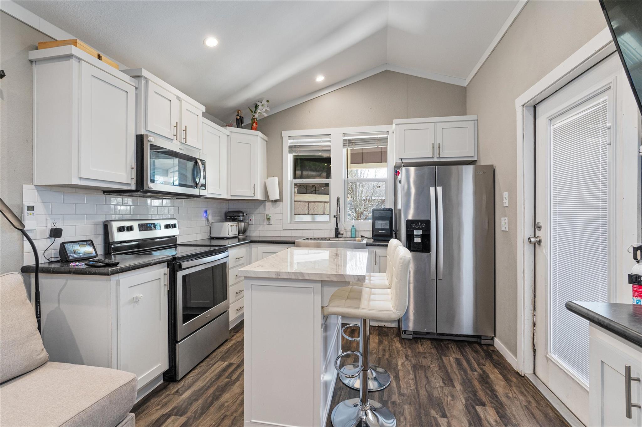 137 Scarlet Oaks Dr, Dale, TX 78616