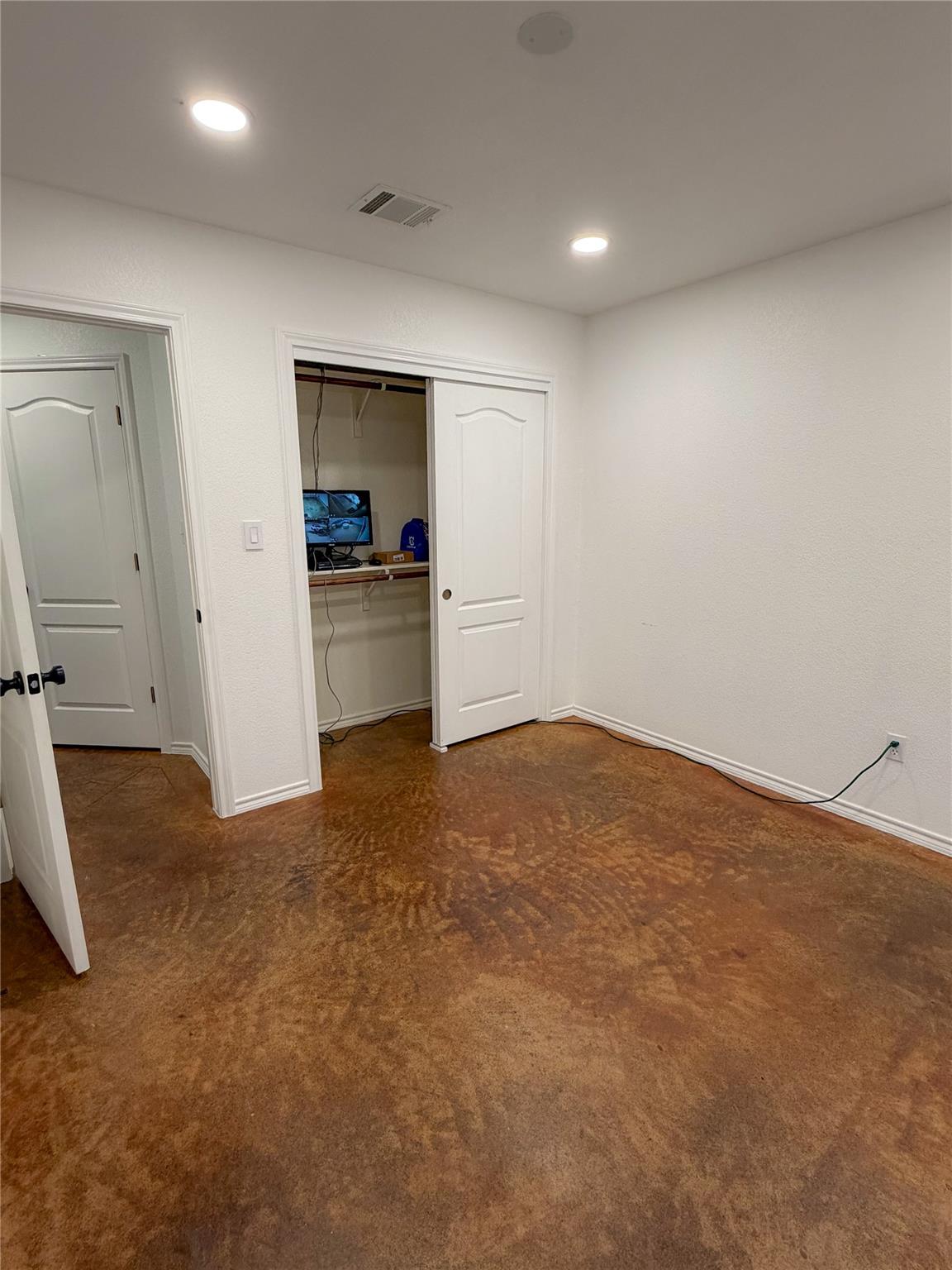 430 Summit Ridge Dr N, Point Venture, TX 78645