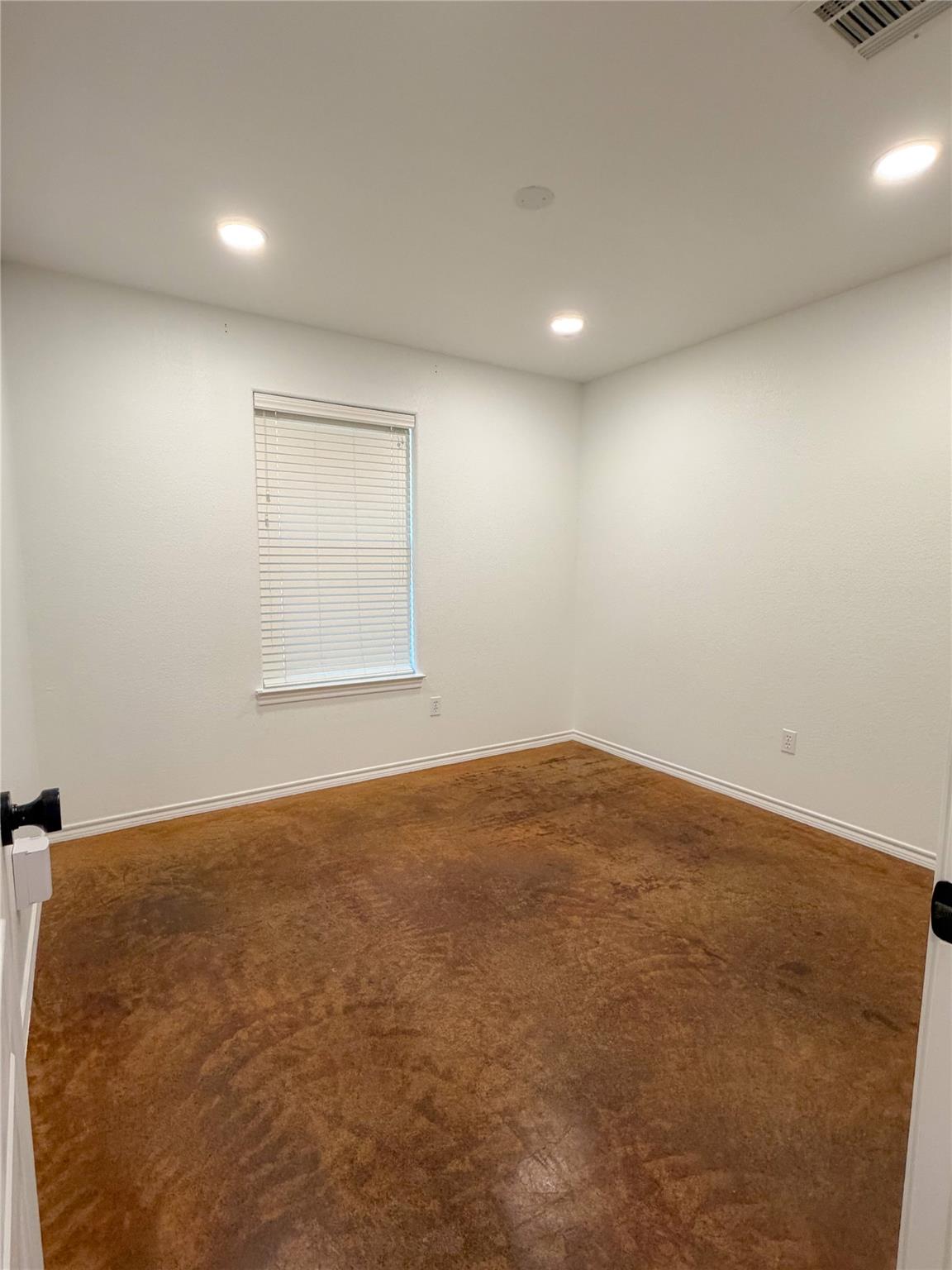 430 Summit Ridge Dr N, Point Venture, TX 78645