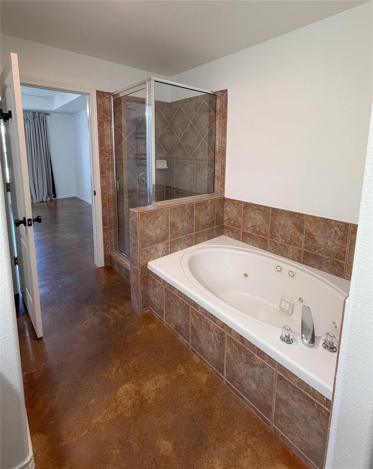 430 Summit Ridge Dr N, Point Venture, TX 78645