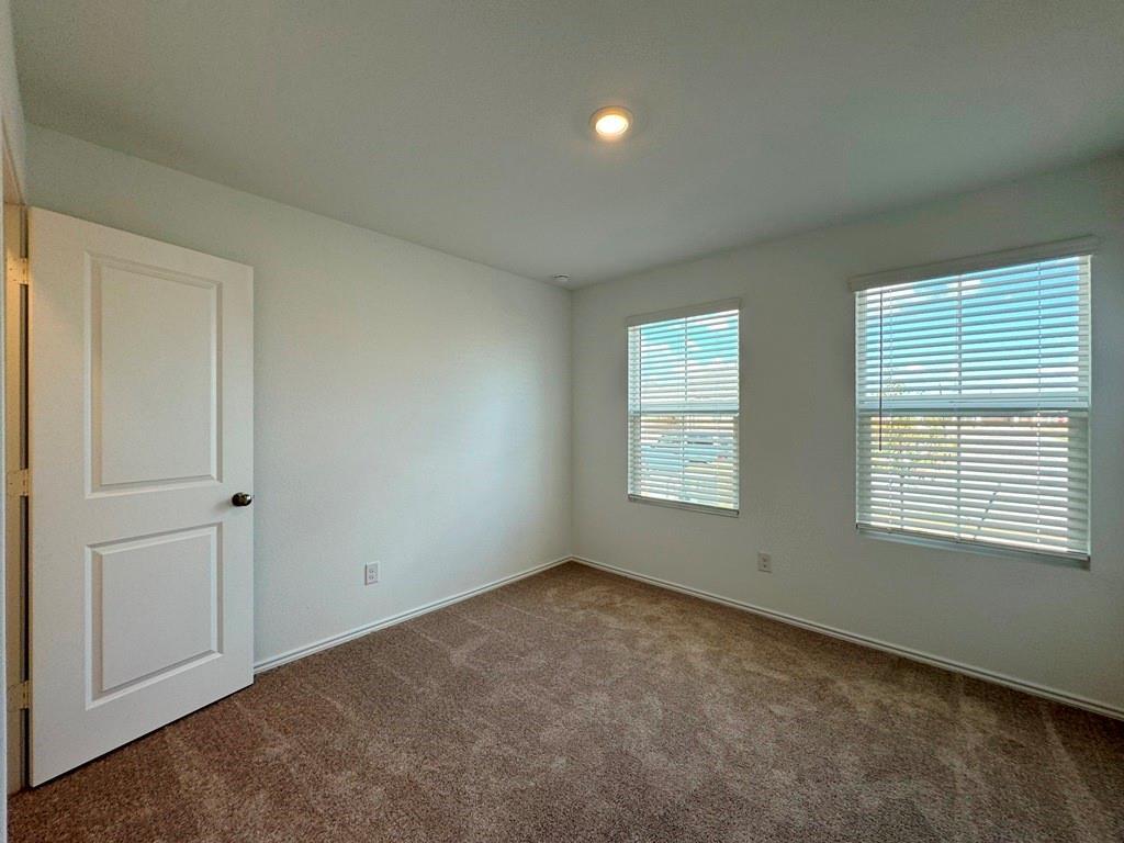 184 Chapel Beck Dr, Kyle, TX 78640