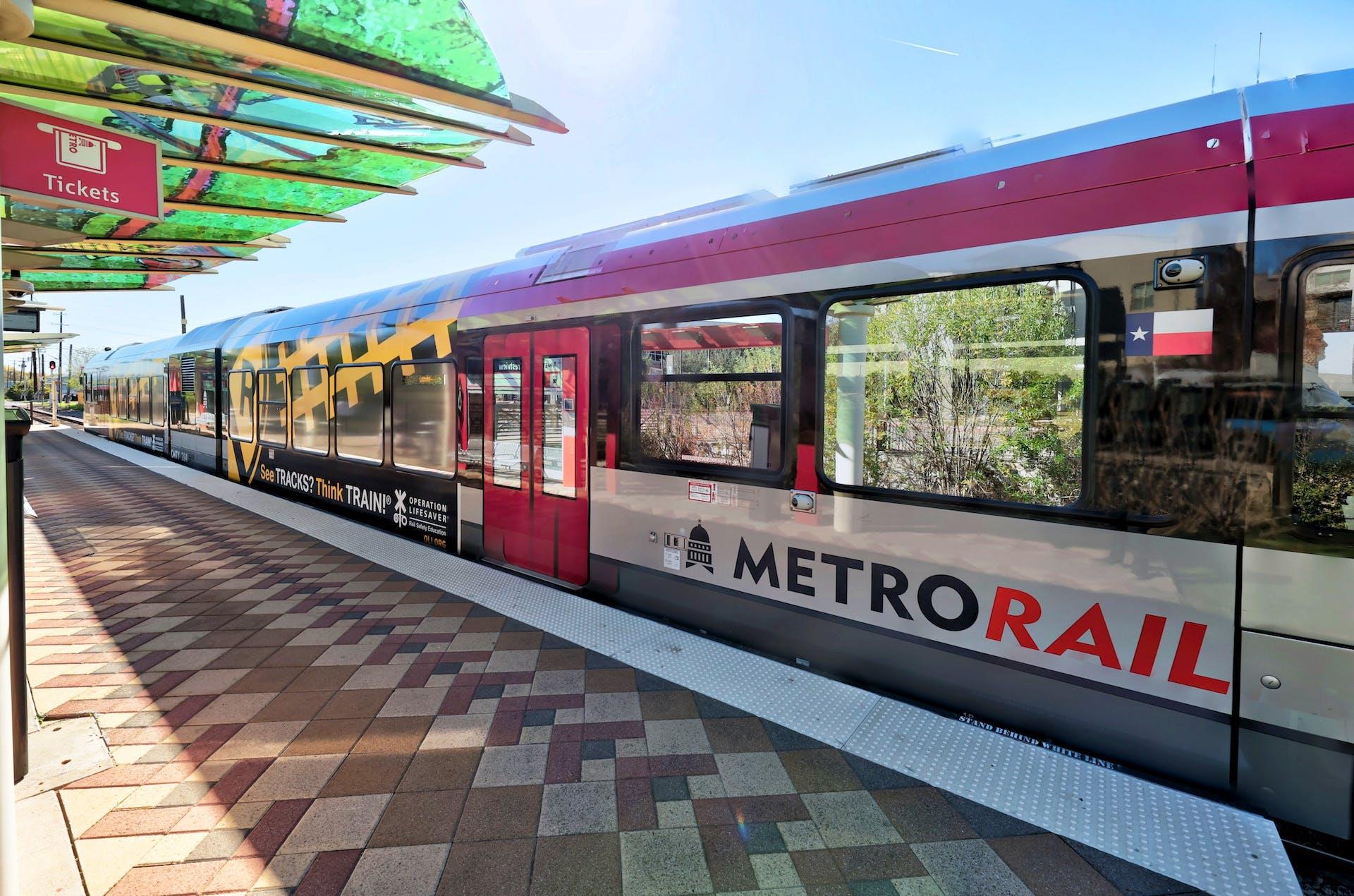 909 Mountaineer Ln, Austin, TX 78757