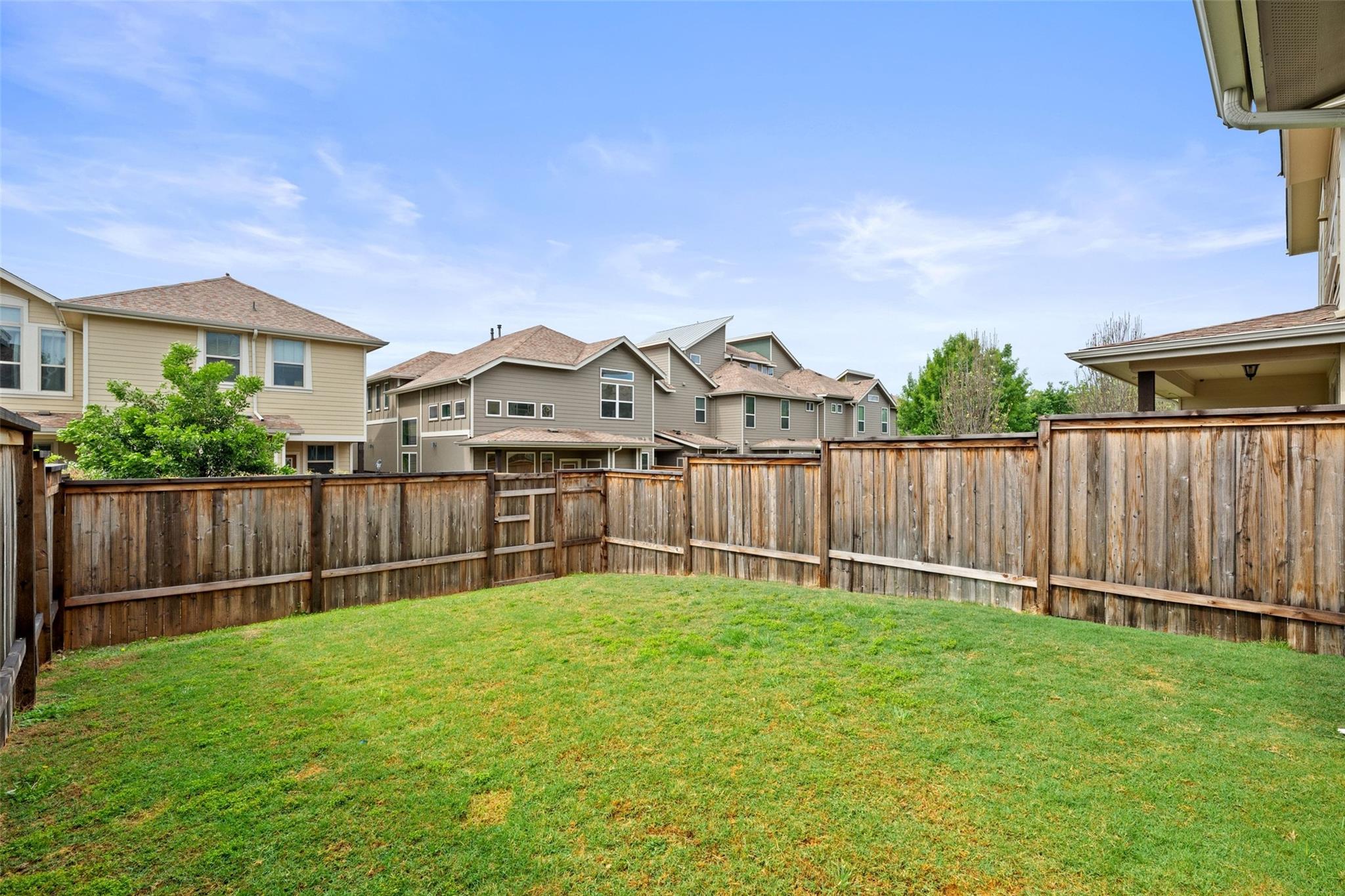 909 Mountaineer Ln, Austin, TX 78757