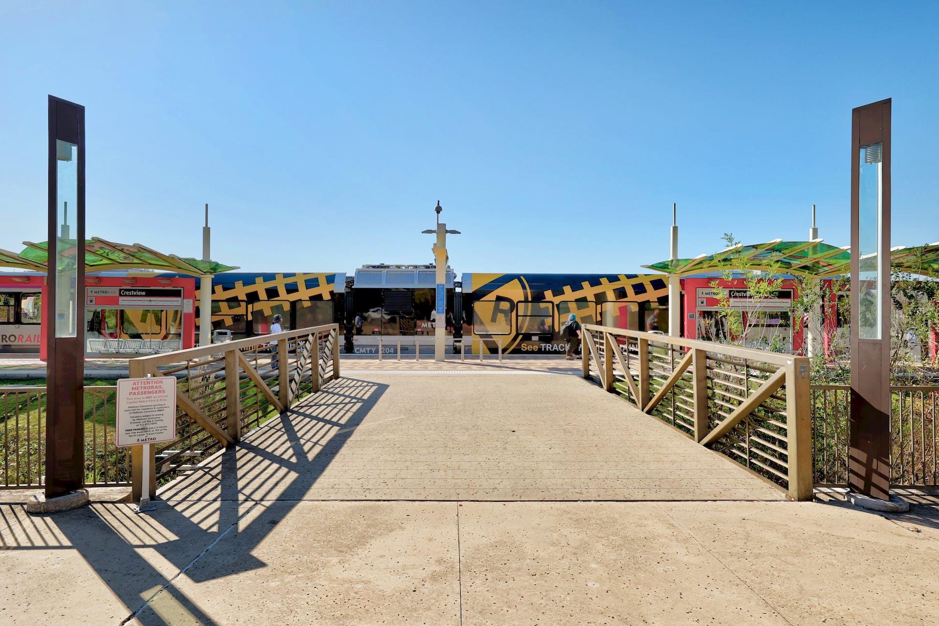 909 Mountaineer Ln, Austin, TX 78757