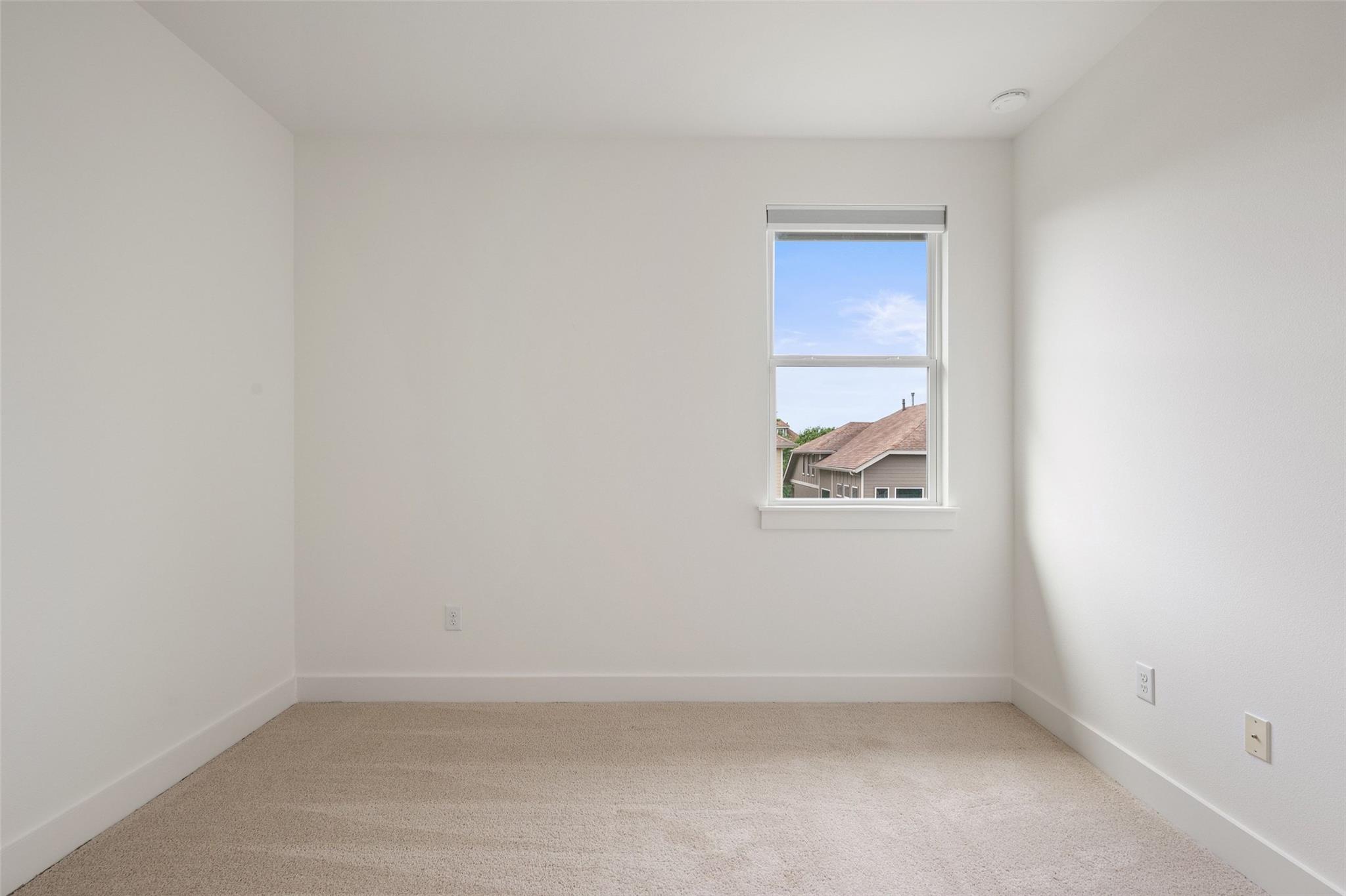 909 Mountaineer Ln, Austin, TX 78757