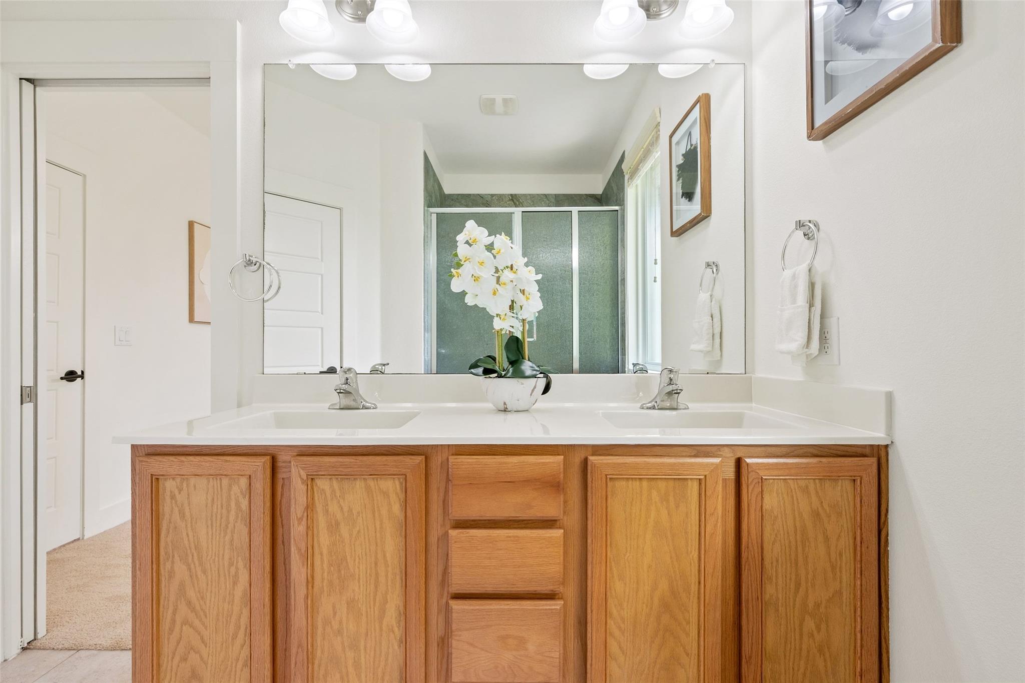 909 Mountaineer Ln, Austin, TX 78757