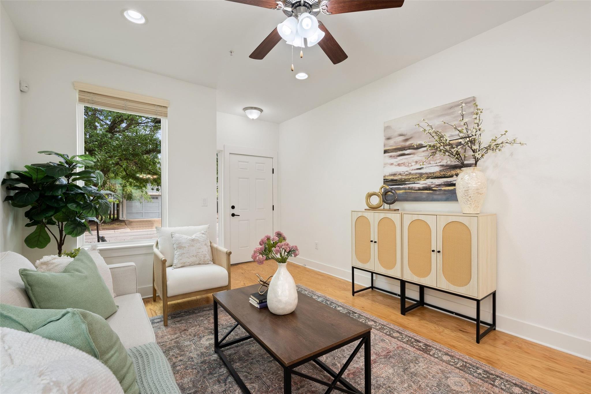 909 Mountaineer Ln, Austin, TX 78757