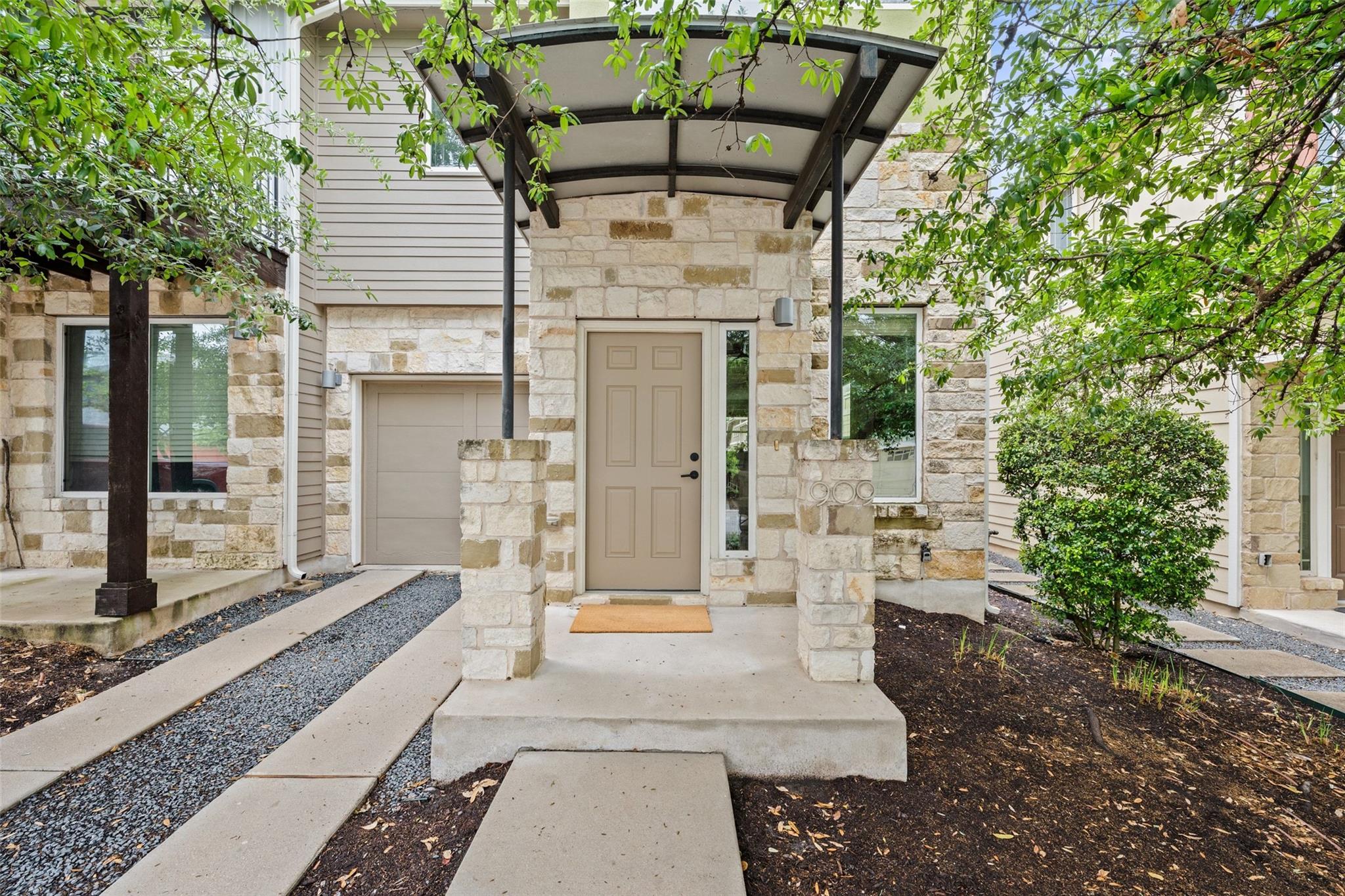 909 Mountaineer Ln, Austin, TX 78757