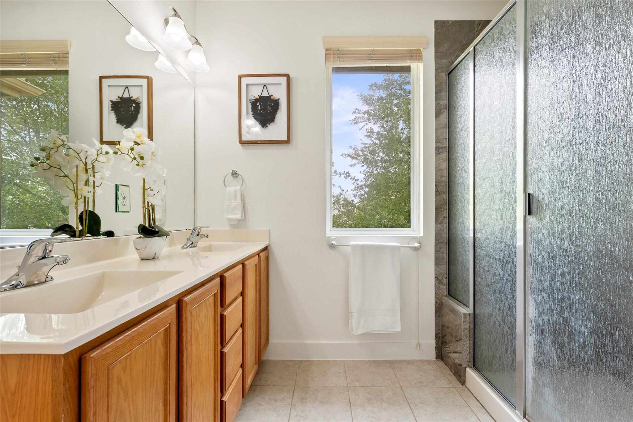 909 Mountaineer Ln, Austin, TX 78757