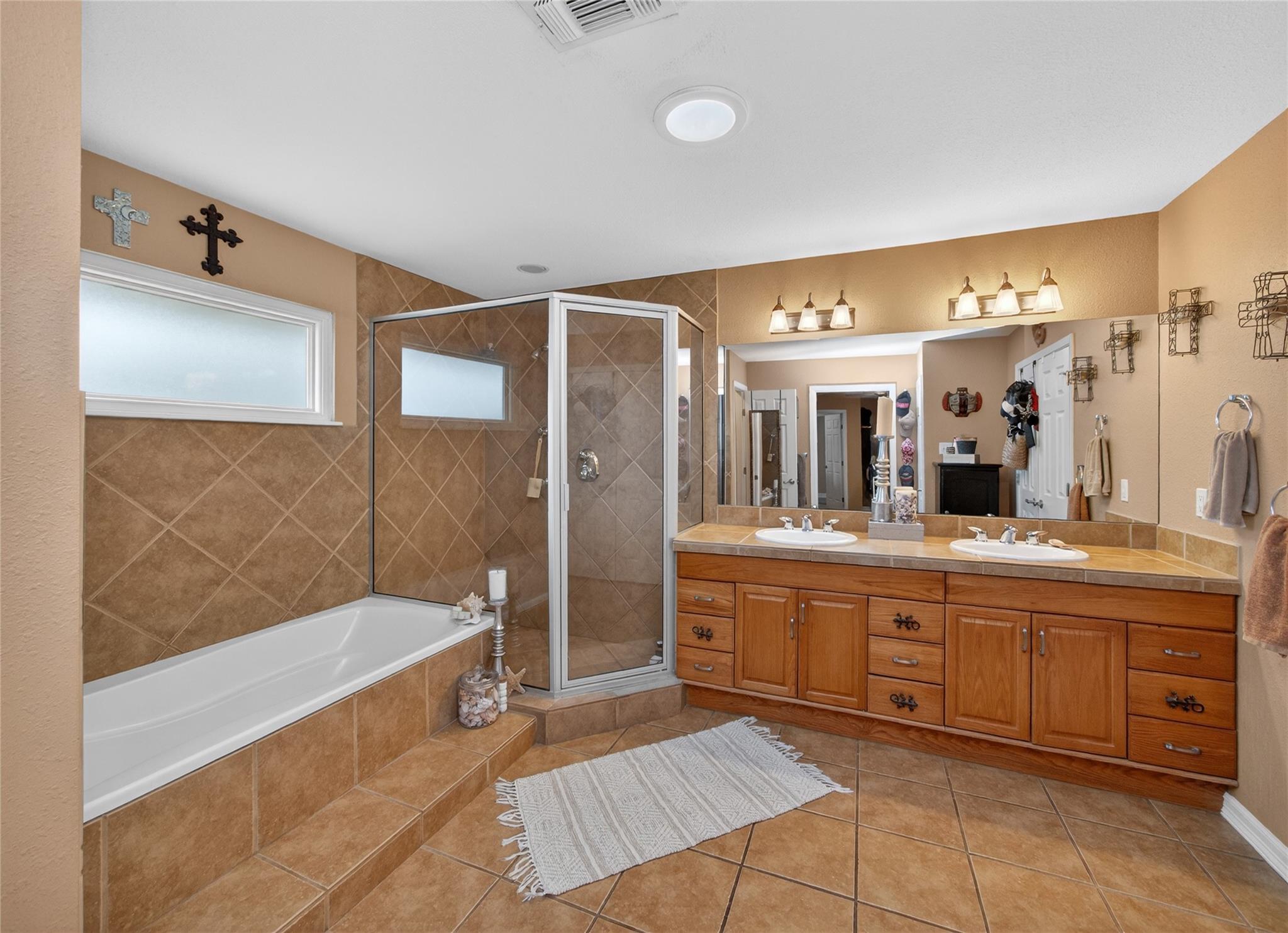 718 Post Oak Dr, Dripping Springs, TX 78620