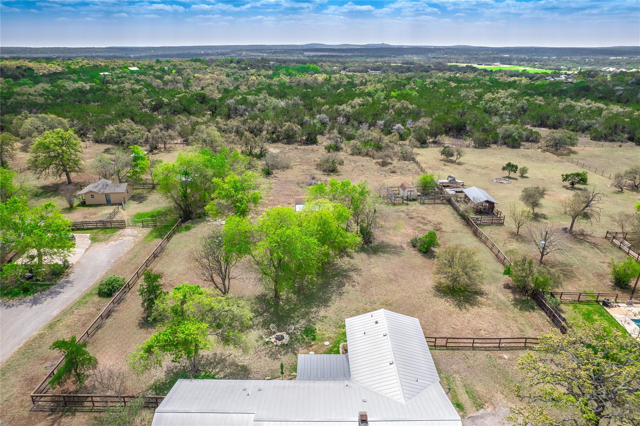 718 Post Oak Dr, Dripping Springs, TX 78620