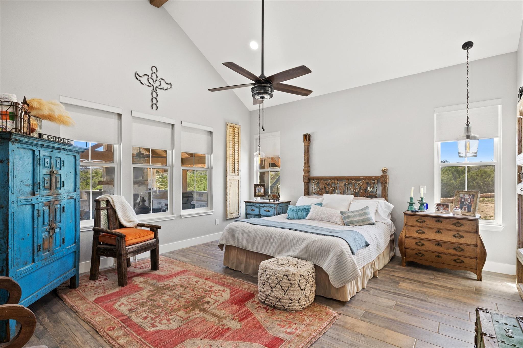 2105 Legacy Hills Dr, Johnson City, TX 78636