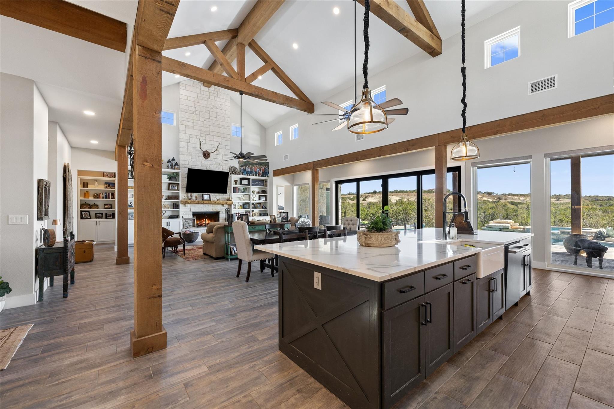 2105 Legacy Hills Dr, Johnson City, TX 78636