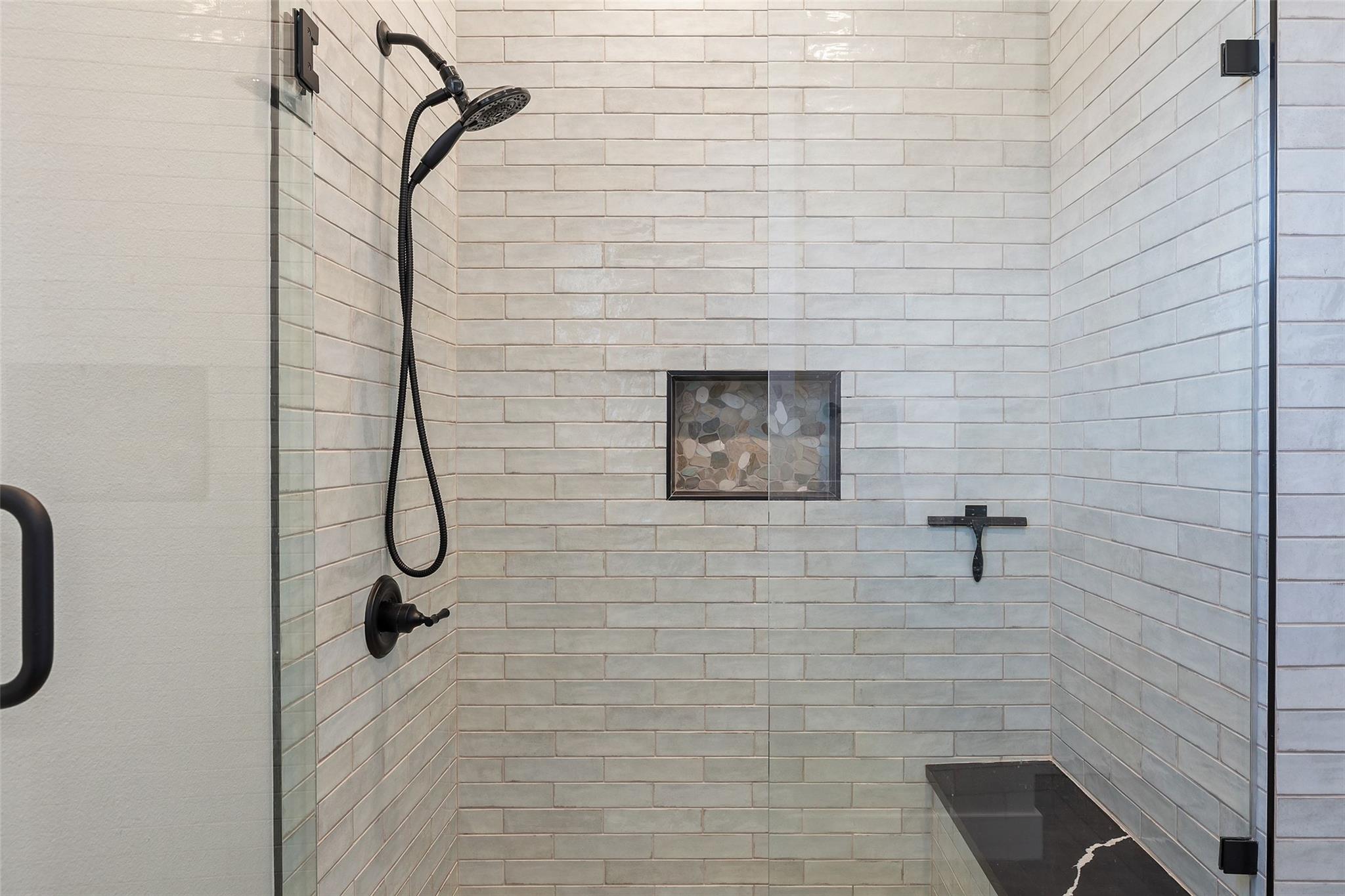 2105 Legacy Hills Dr, Johnson City, TX 78636