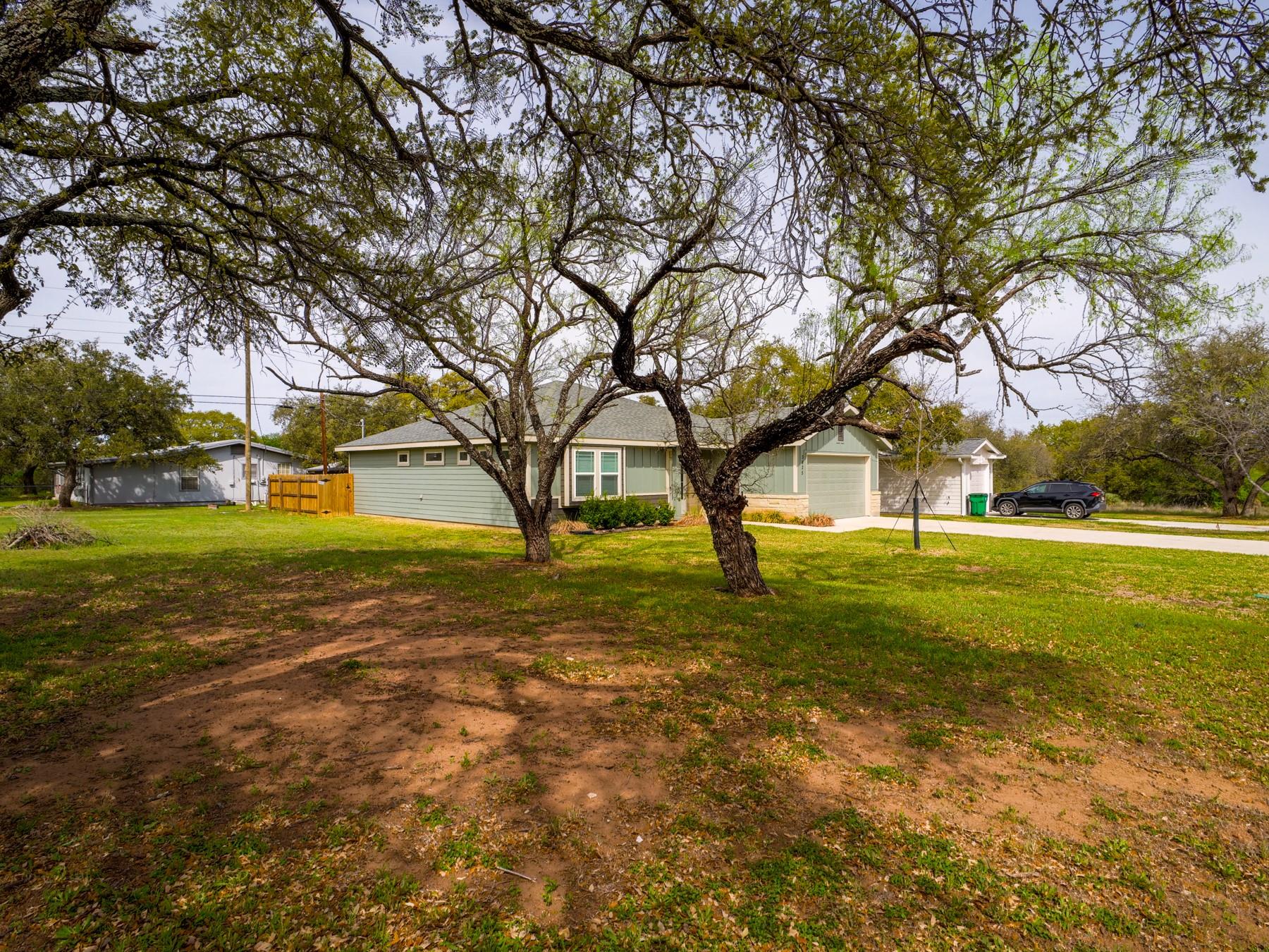 3625 Sagebrush Trl, Kingsland, TX 78639