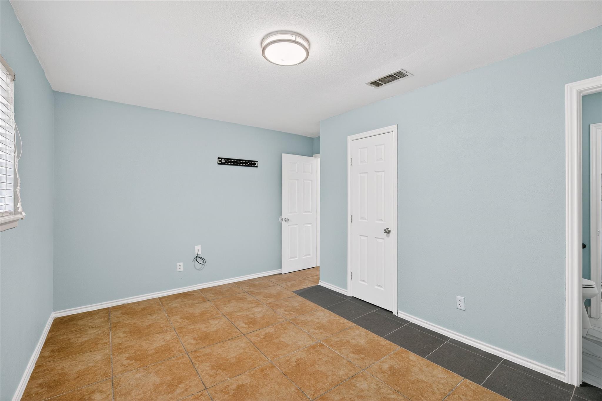 10004 Woodhaven Dr, Austin, TX 78753