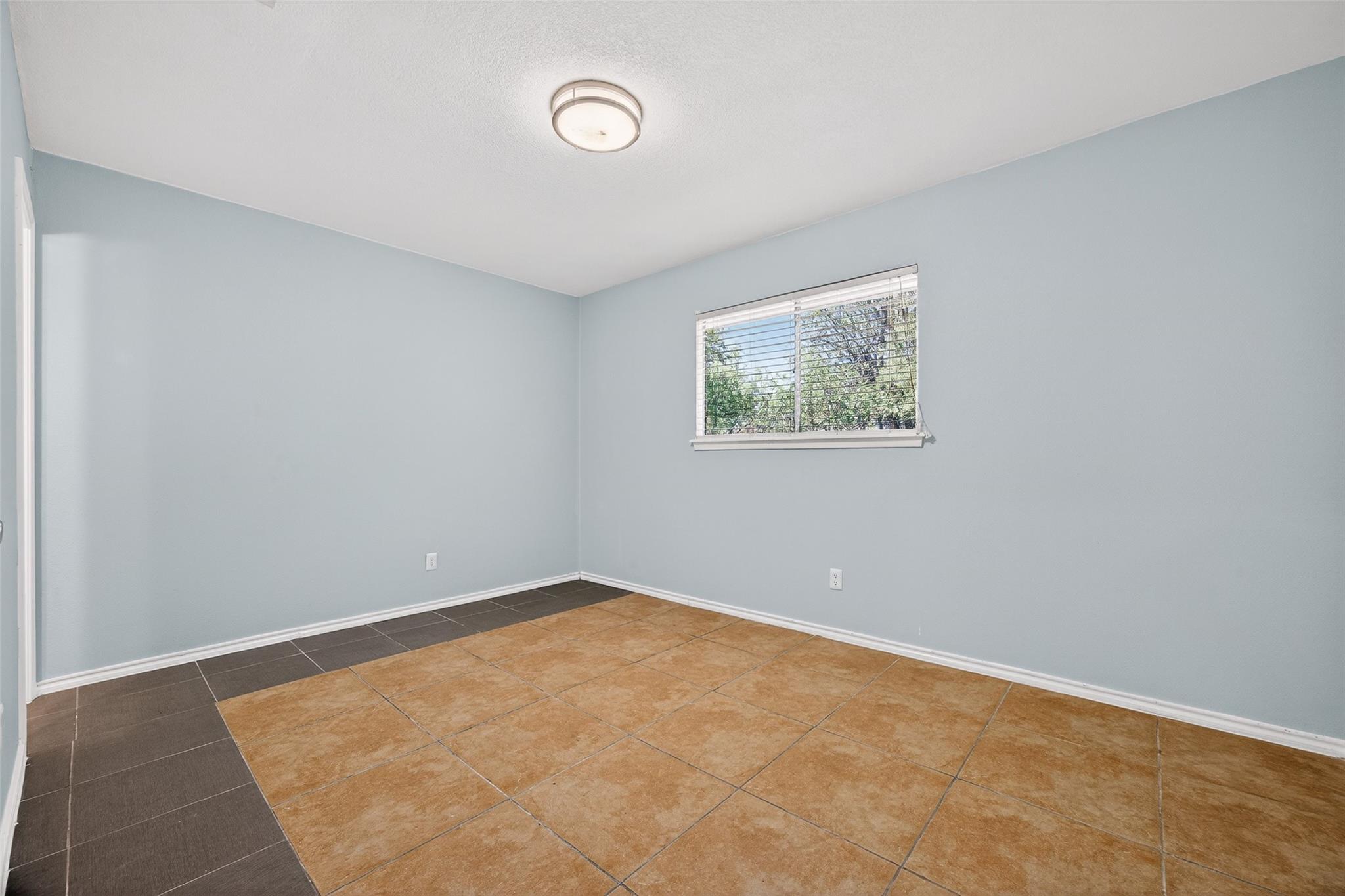 10004 Woodhaven Dr, Austin, TX 78753