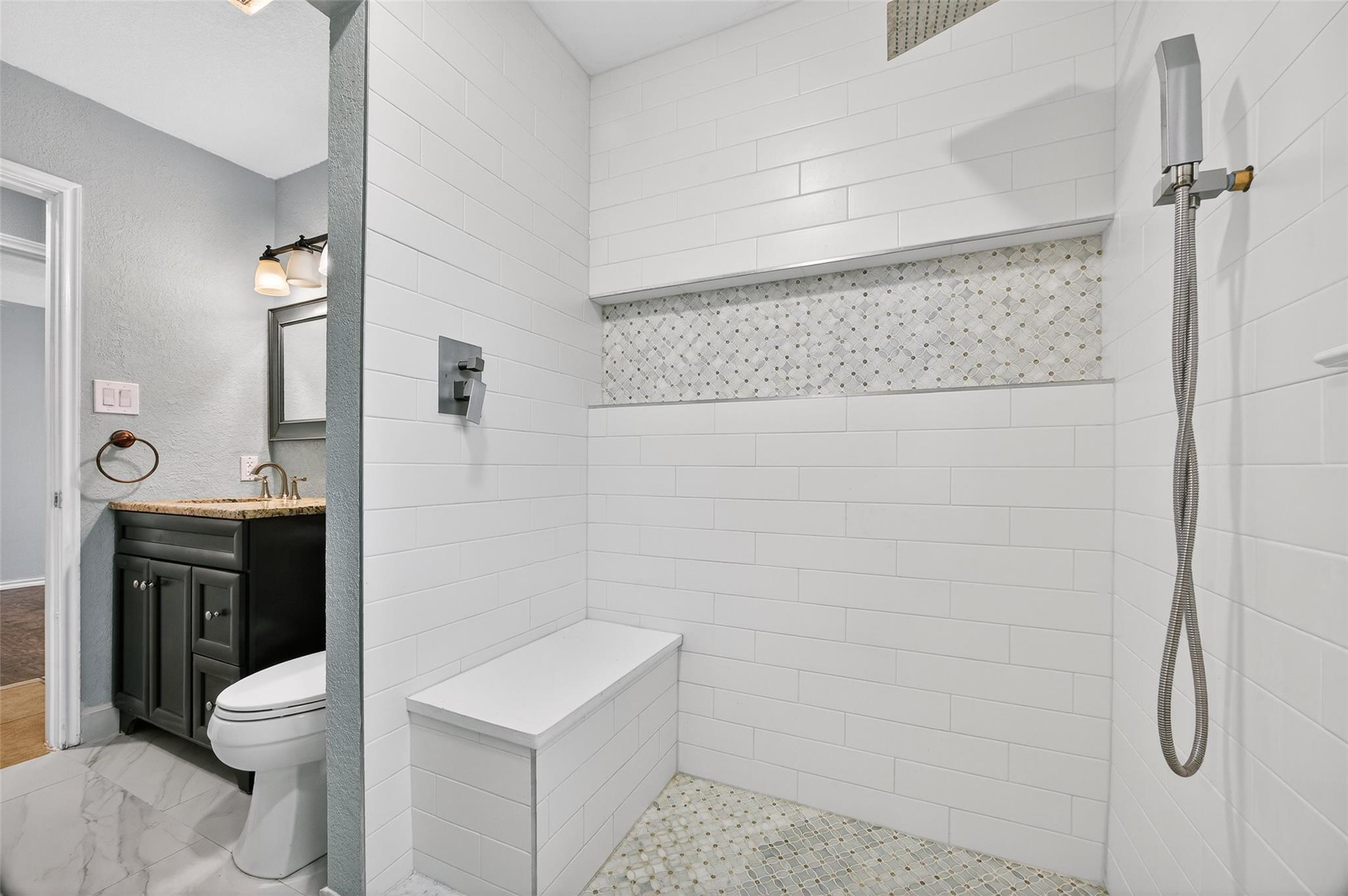 10004 Woodhaven Dr, Austin, TX 78753